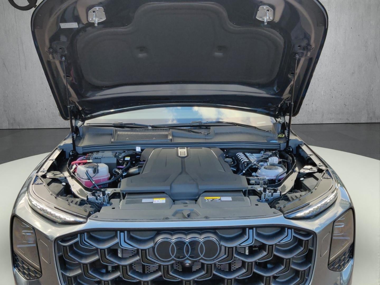 Bild über Audi Q7 SUV TDI quattro 220 kW tiptronic - für weitere Informationen kontaktieren Sie den Audi Partner