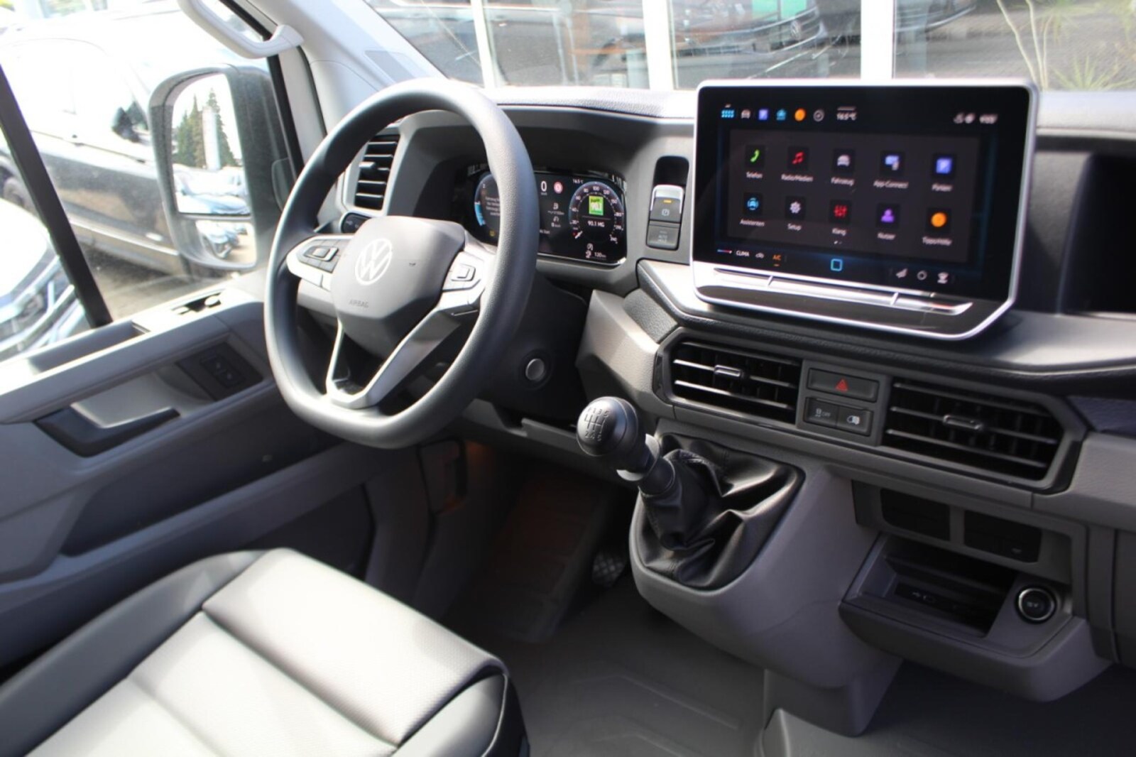 Volkswagen Crafter Kasten mittlerer Radstand – Bild 6