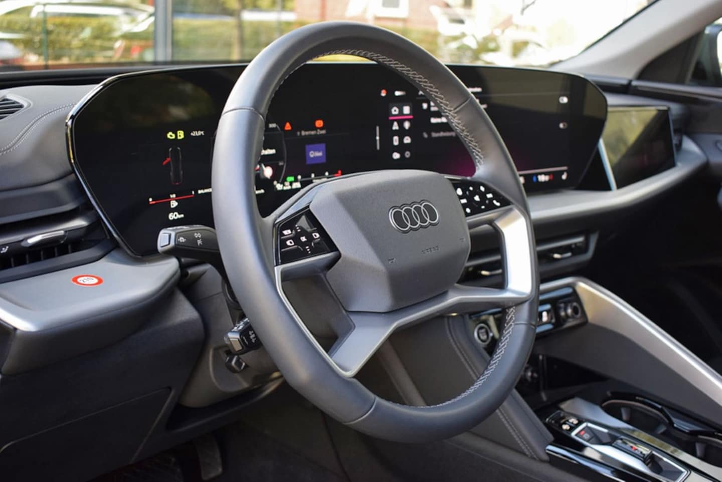 Bild über Audi Q5 SUV TDI quattro 150 kW S tronic - für weitere Informationen kontaktieren Sie den Audi Partner