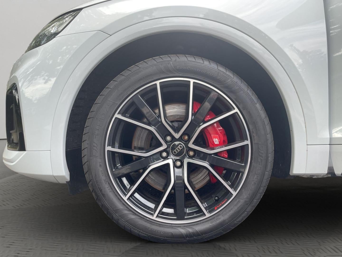 Bild über Audi SQ5 TDI tiptronic - für weitere Informationen kontaktieren Sie den Audi Partner