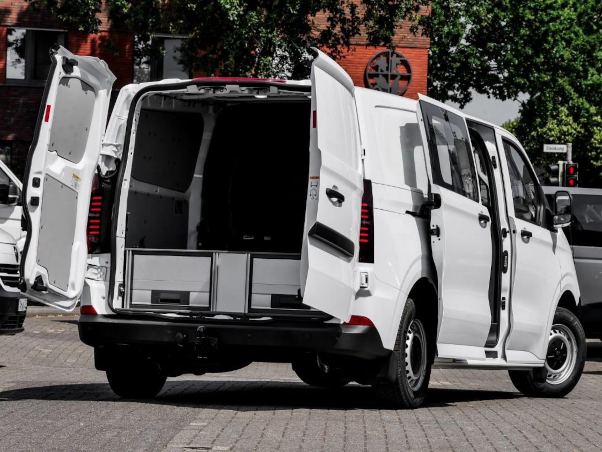 Volkswagen Transporter Kasten langer Radstand Plus