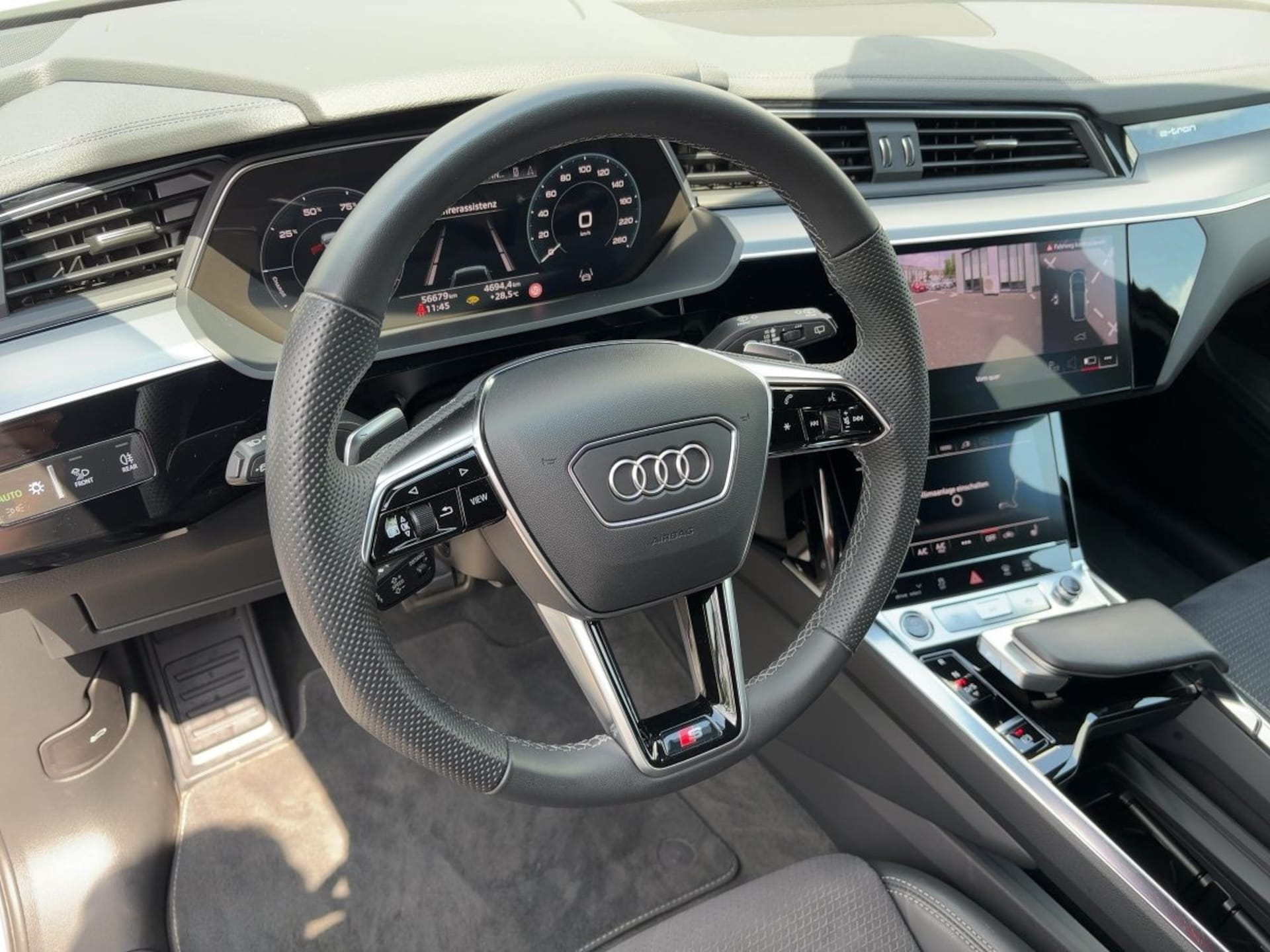 Audi Q8 e-tron S line