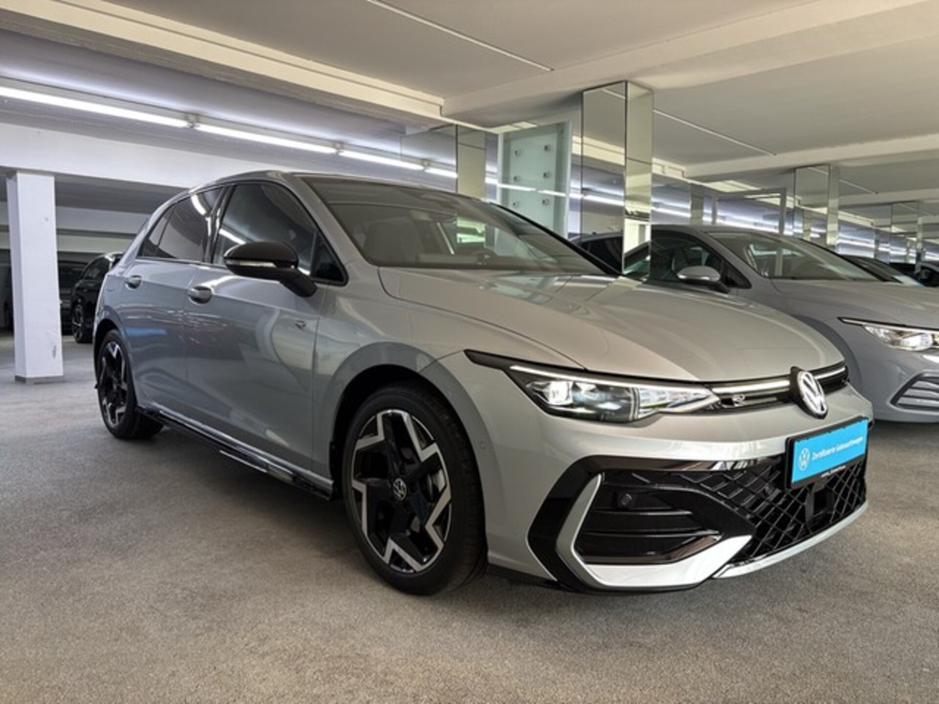 Volkswagen Golf R-Line