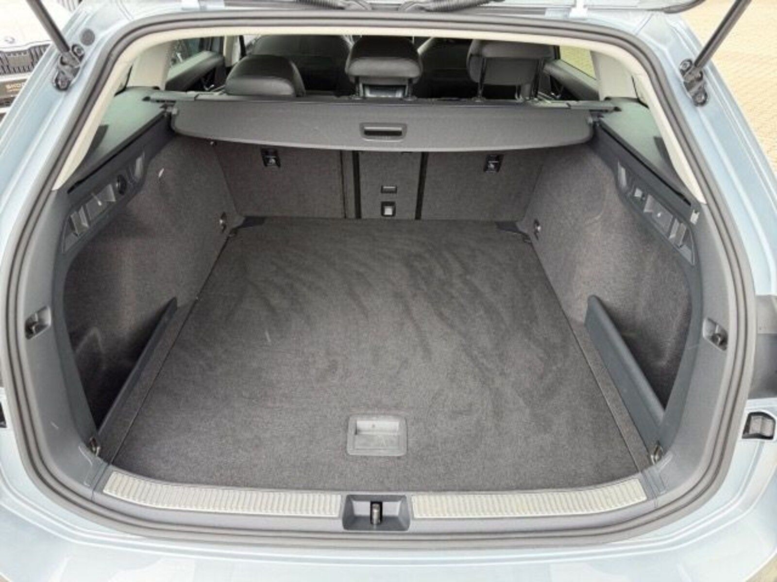 Volkswagen Passat – Bild 16