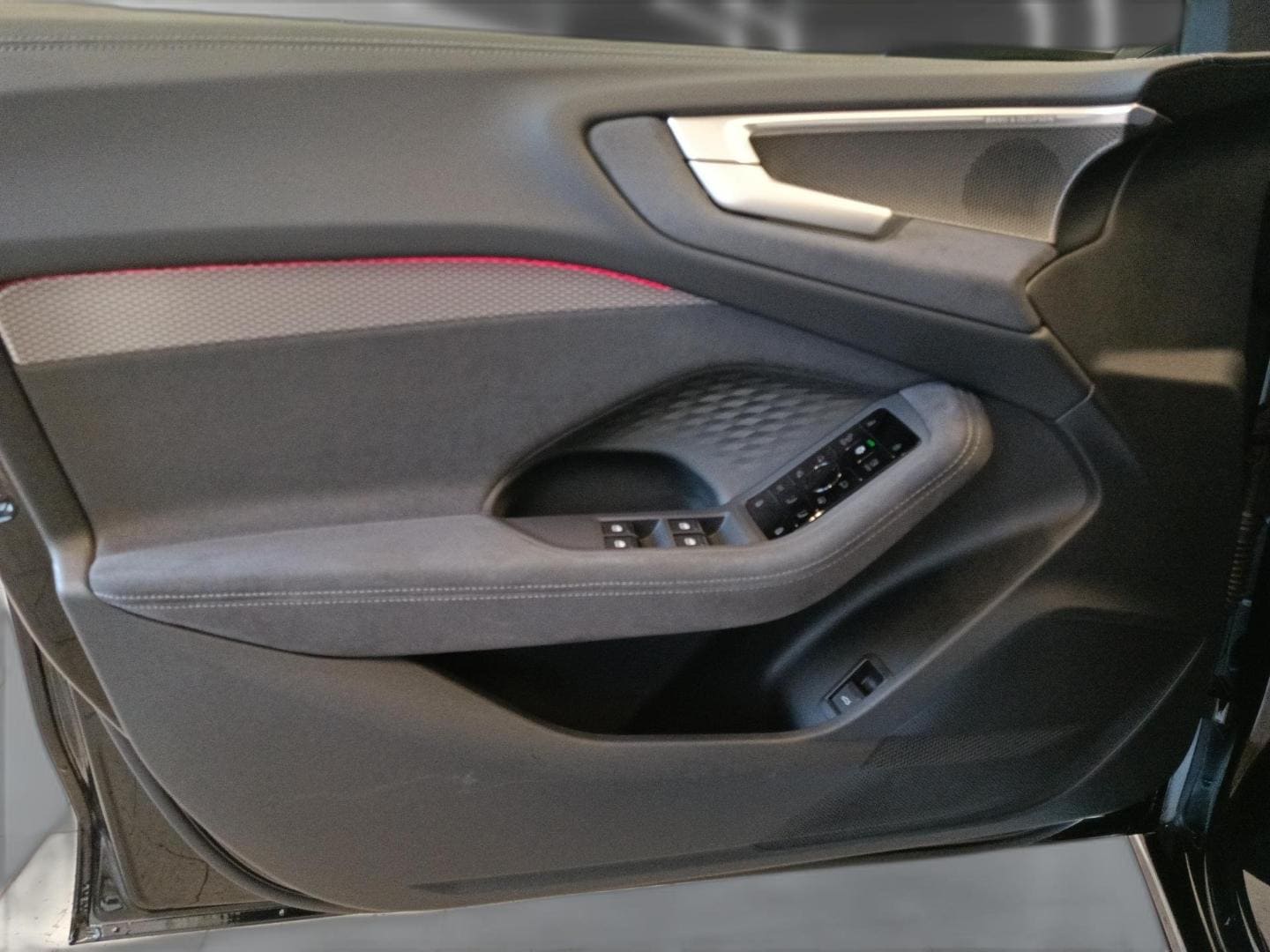 Bild über Audi S5 Limousine TFSI 270 kW S tronic - für weitere Informationen kontaktieren Sie den Audi Partner