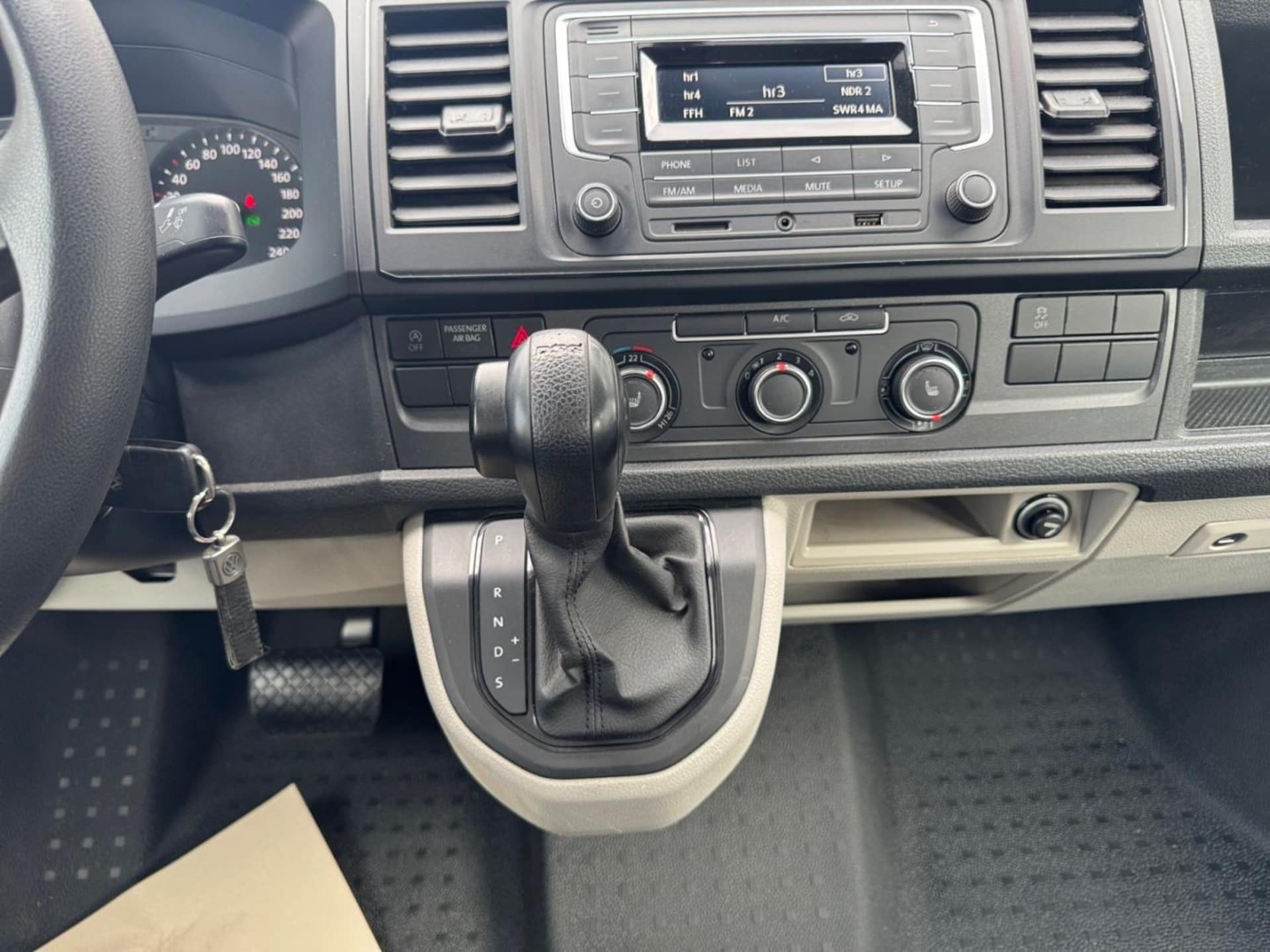 Volkswagen T6 Transporter Doppelkabine langer Radstand SC