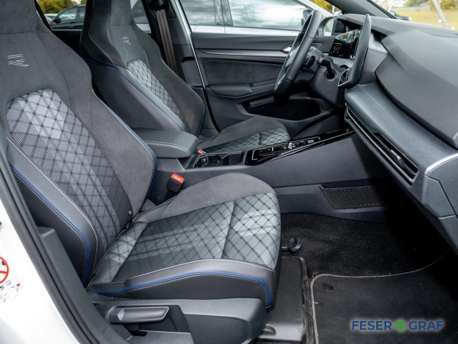 Volkswagen Golf R-Line