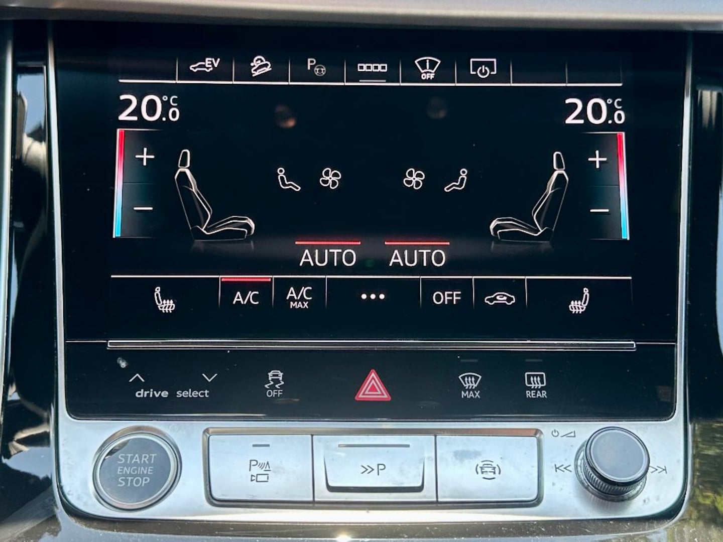 Bild über Audi Q7 SUV TFSI e S line 55 TFSI e quattro tiptronic - für weitere Informationen kontaktieren Sie den Audi Partner
