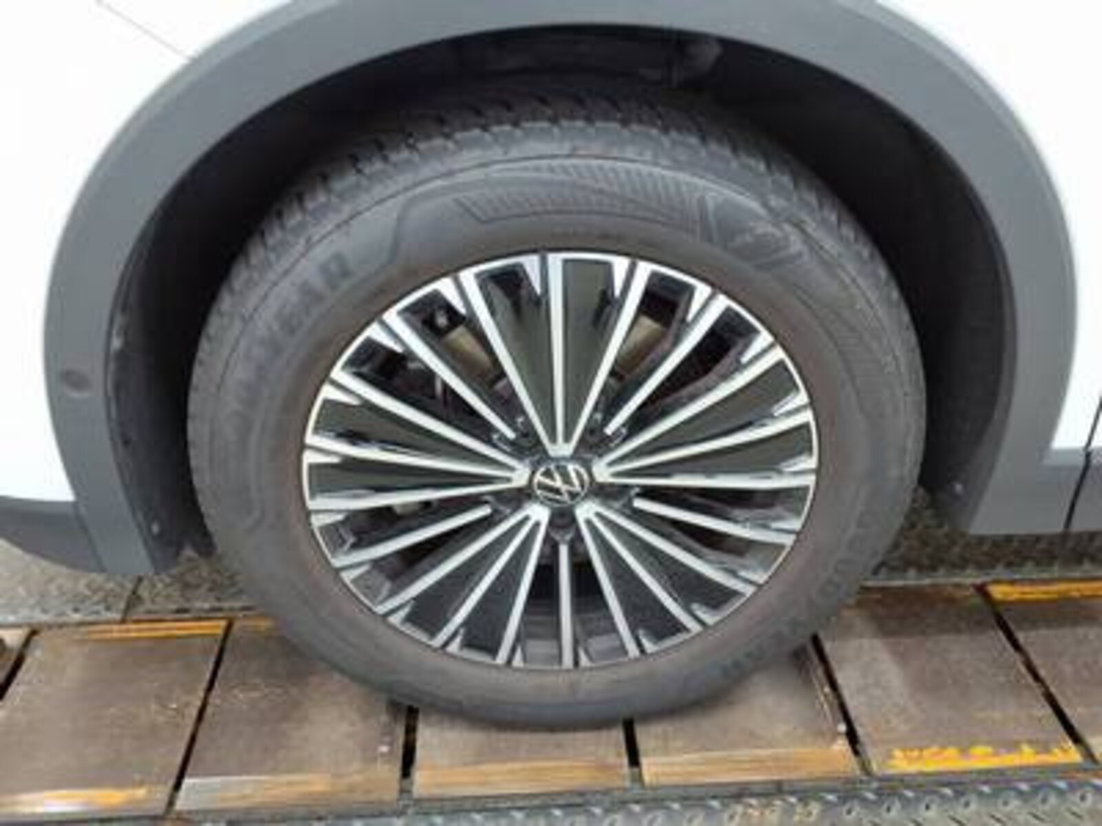 Volkswagen Tiguan – Bild 9