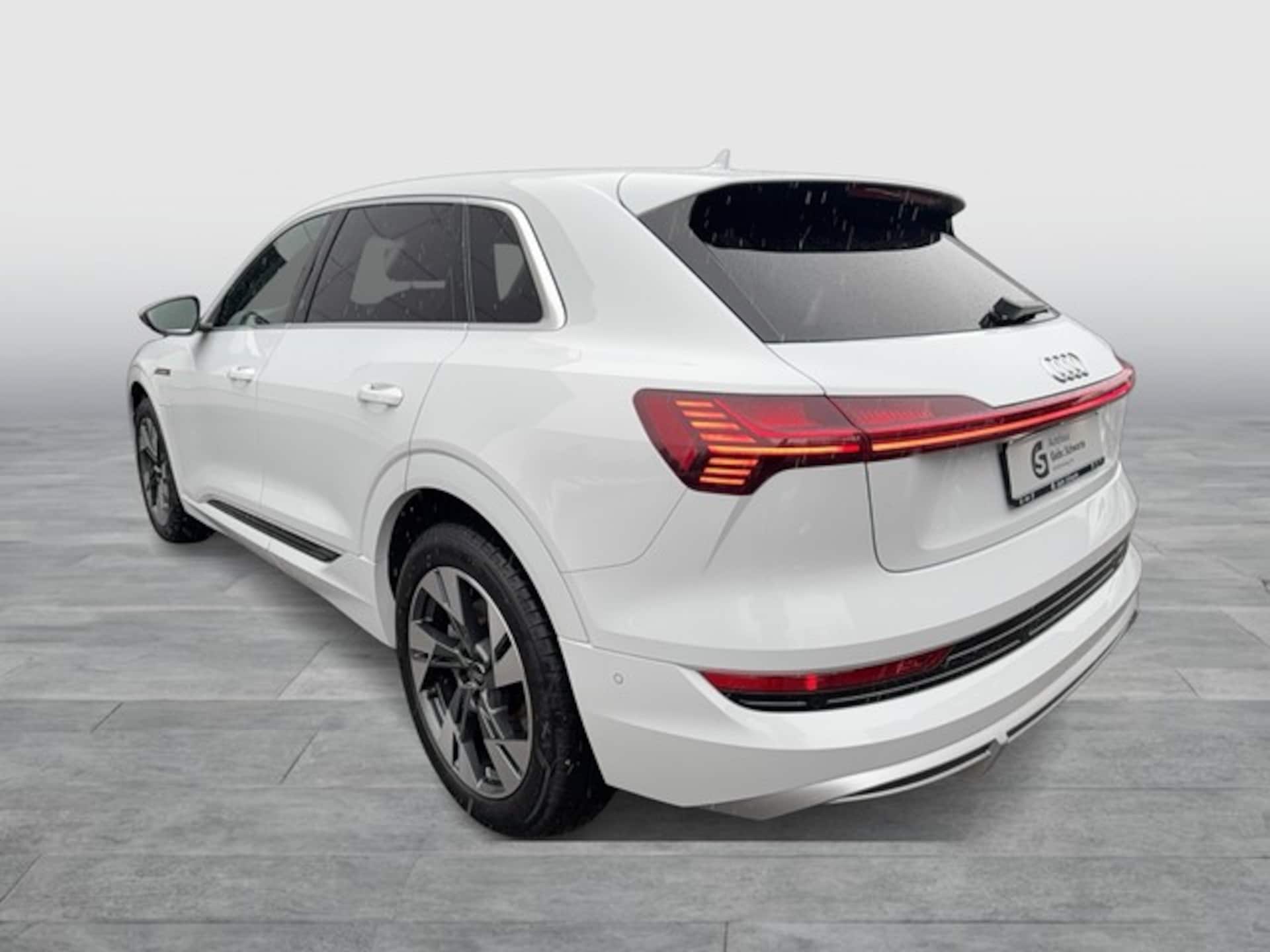 Audi e-tron S line