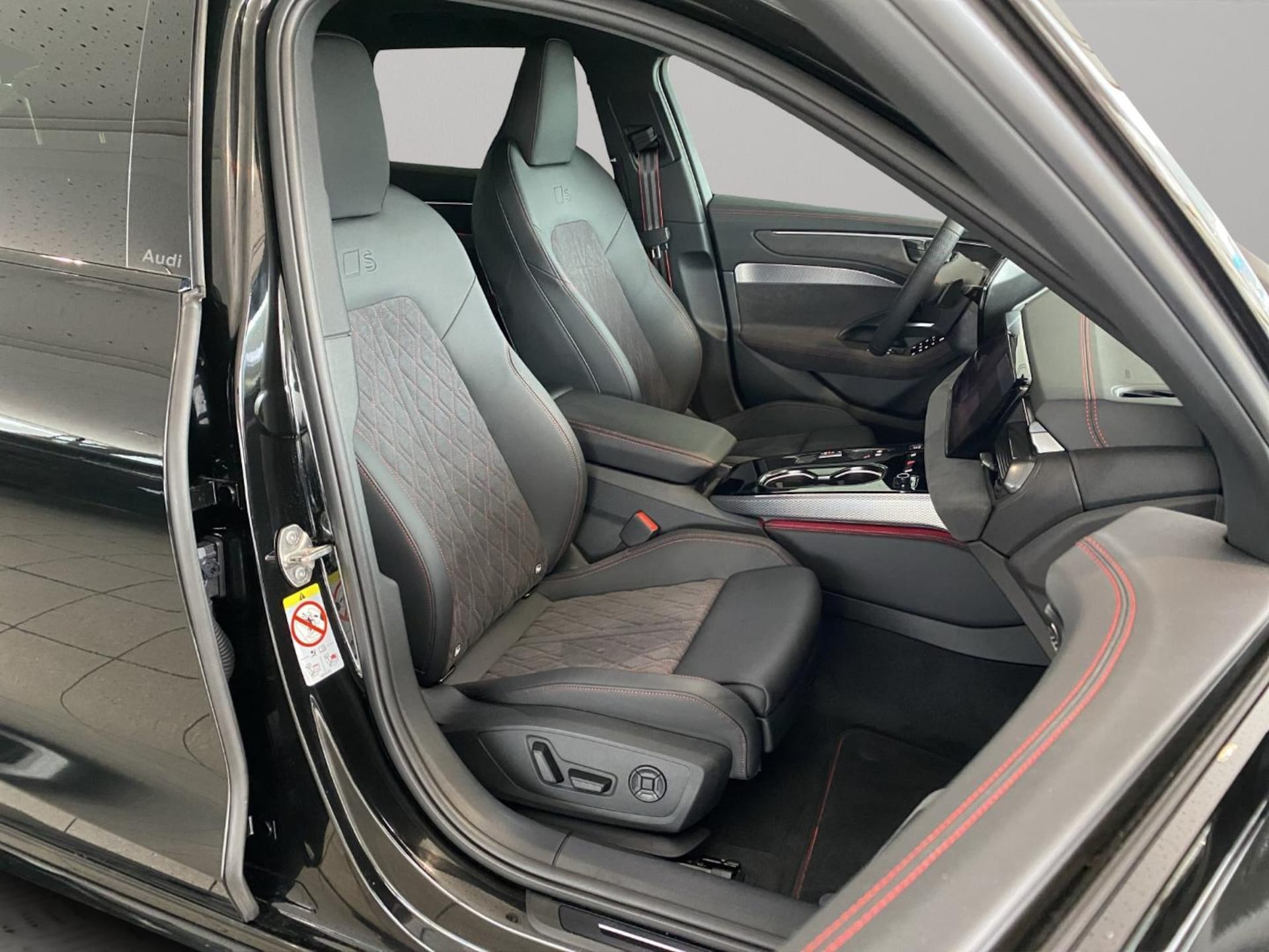 Audi A6 Avant edition one