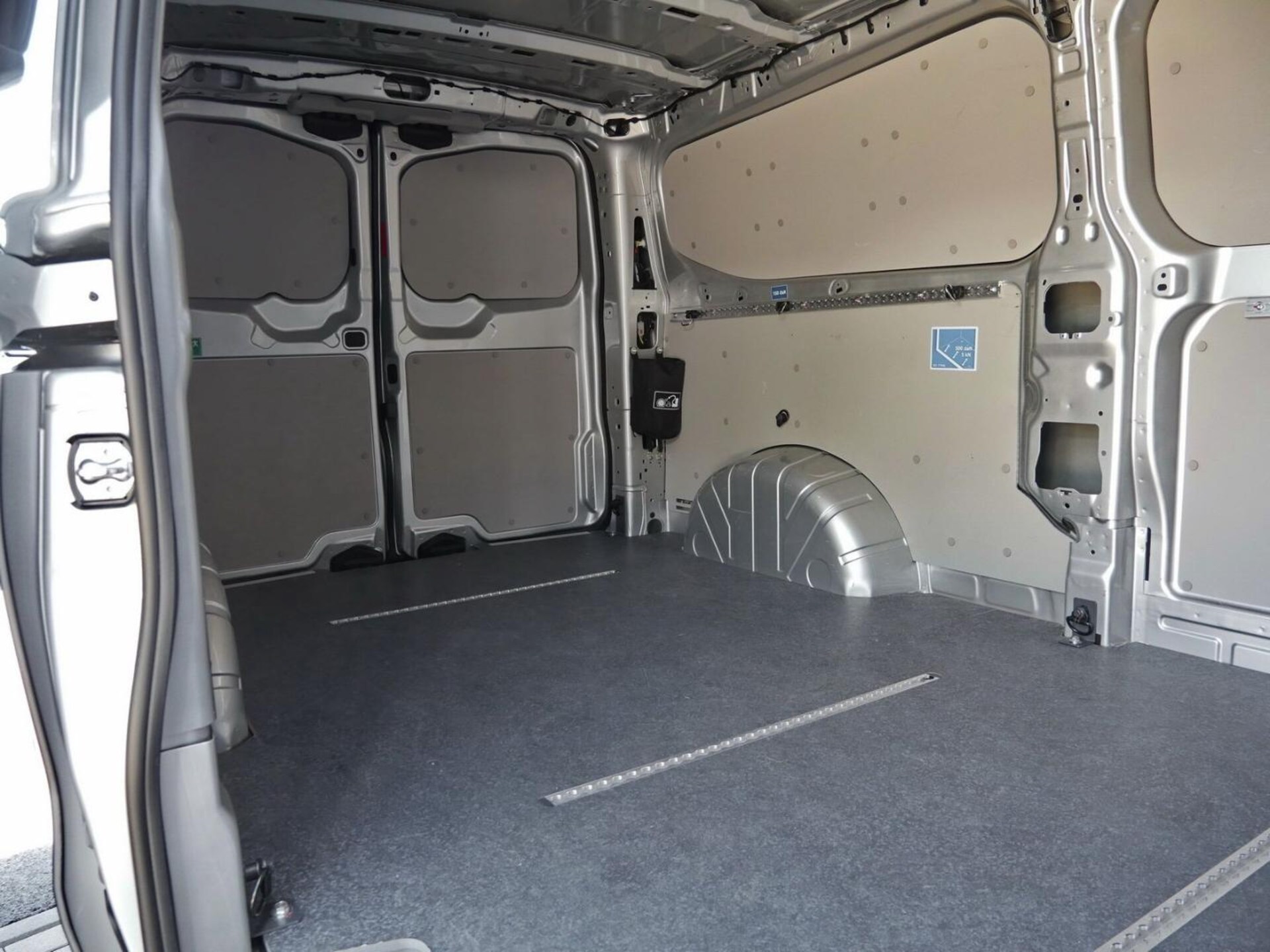 Volkswagen Transporter Kasten langer Radstand