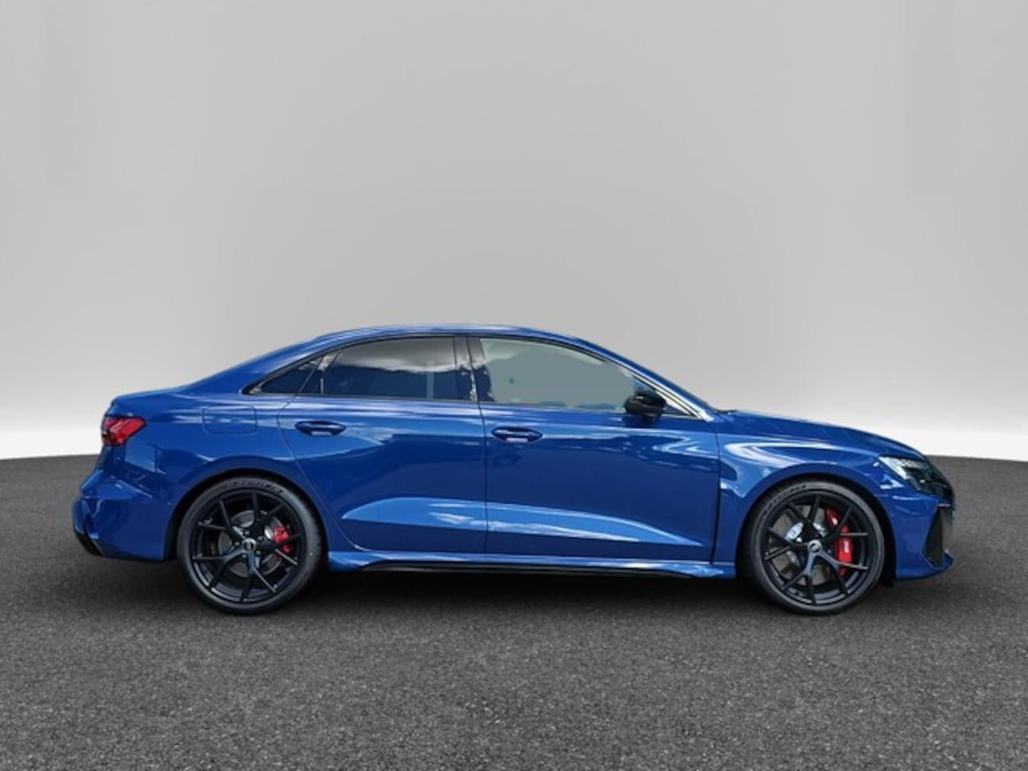 Bild über Audi RS 3 Limousine TFSI quattro 294 kW S tronic - für weitere Informationen kontaktieren Sie den Audi Partner