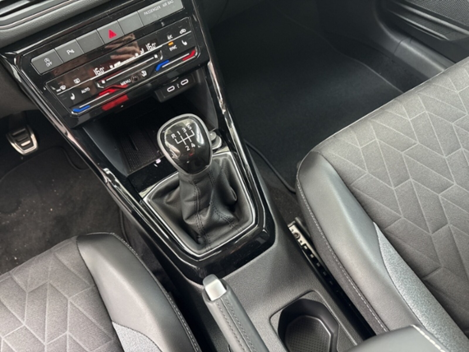 Volkswagen T-Cross – Bild 10