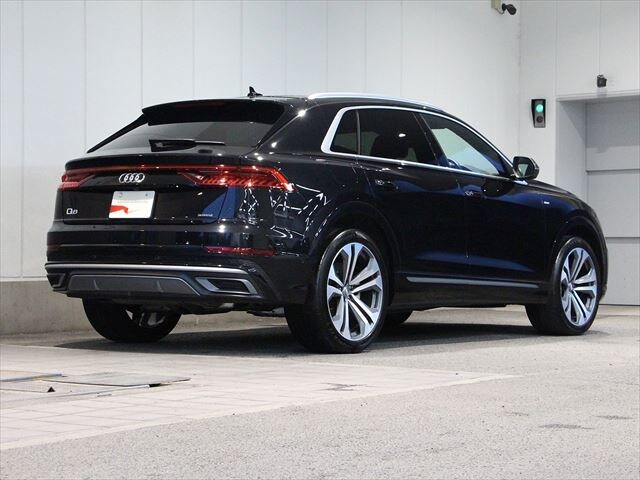 Image about Audi Q8 55 TFSI quattro S line 250(340) kW(PS) tiptronic