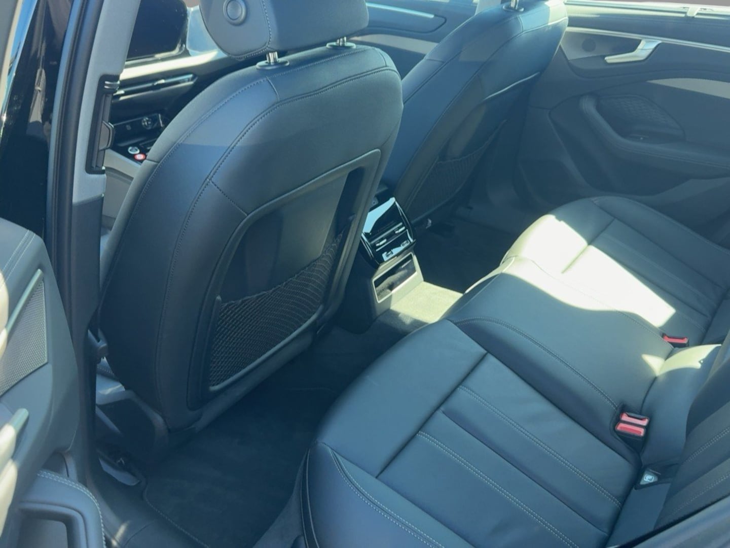 Bild über Audi A6 Avant TFSI 150 kW S tronic - für weitere Informationen kontaktieren Sie den Audi Partner