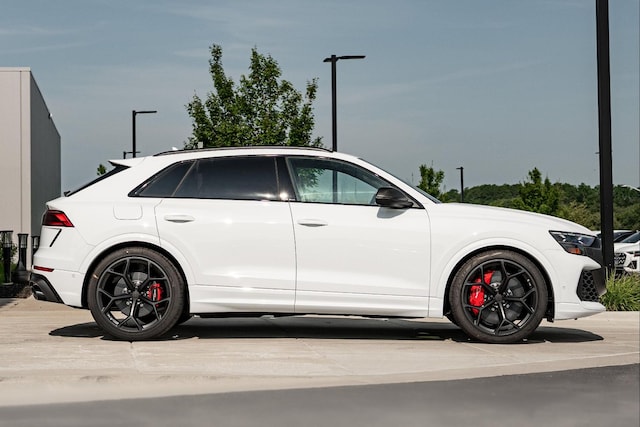 2026 Audi RS Q8 SUV performance