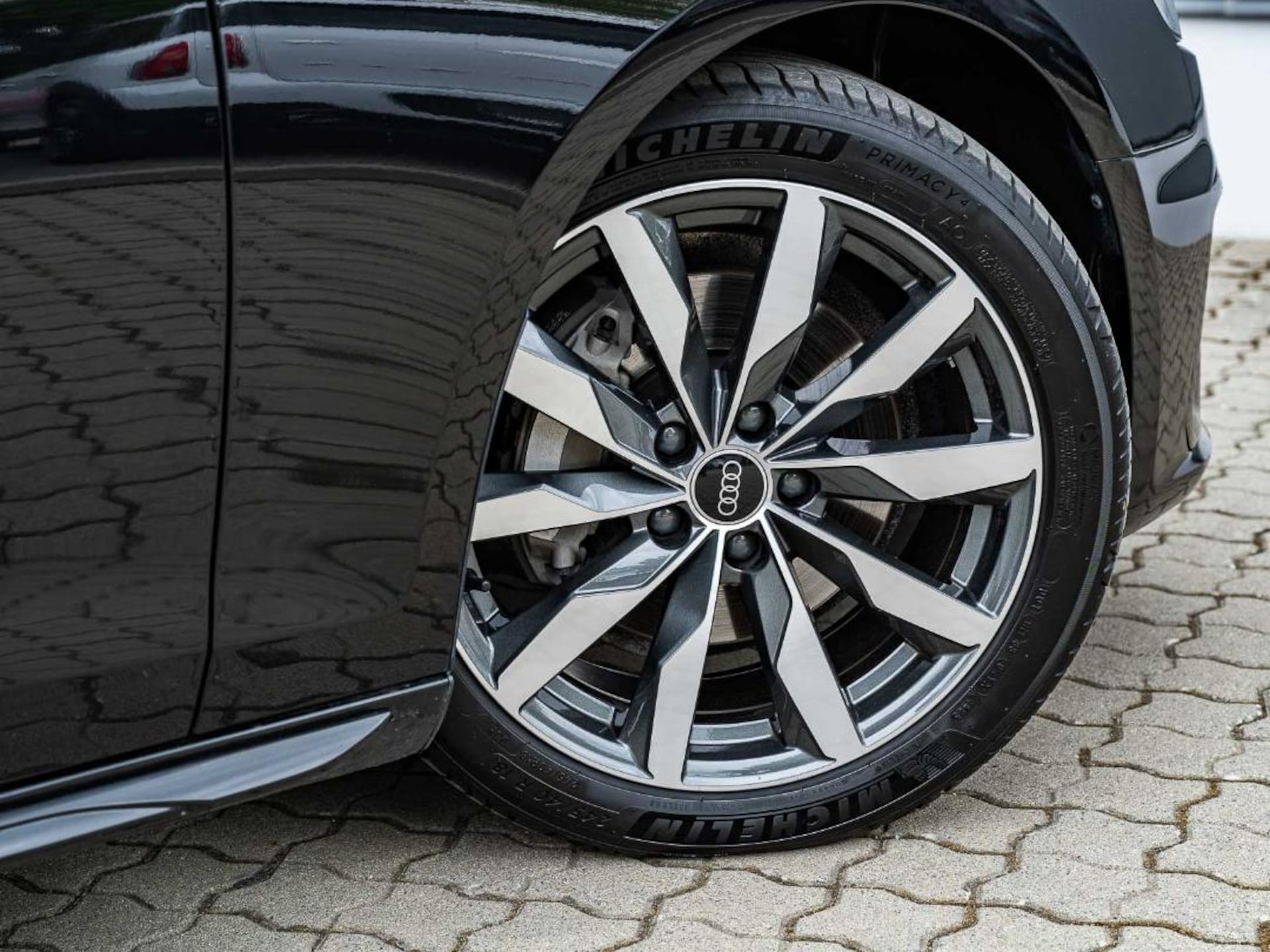 Audi A4 Limousine S line