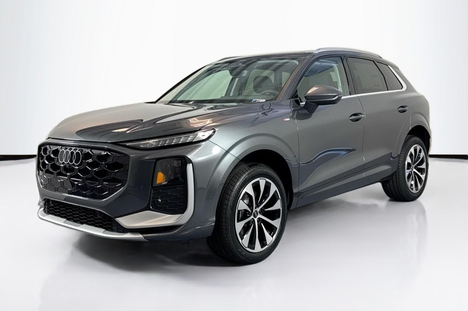 2026 Audi Q3 S line quattro's photo