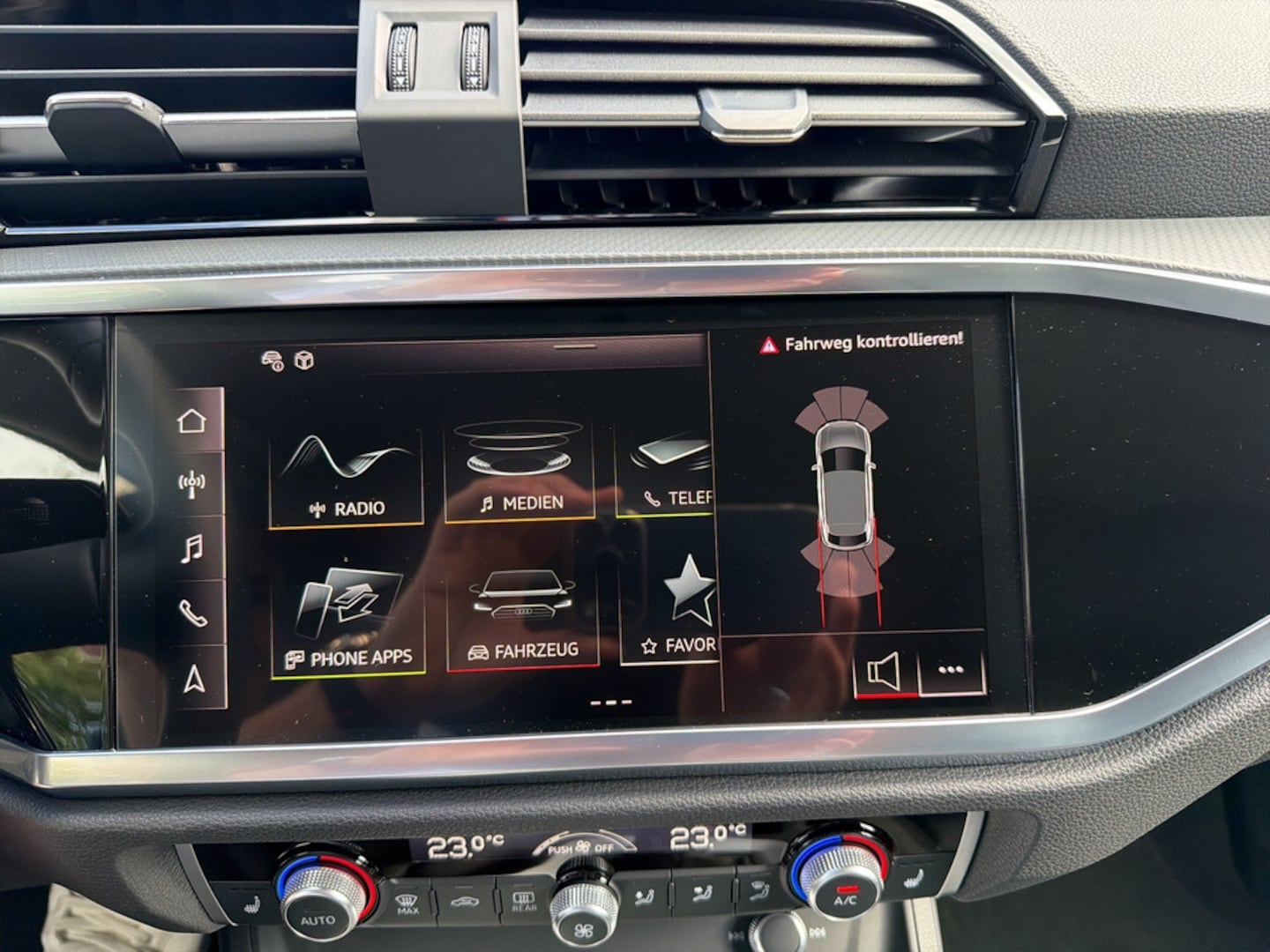 Bild über Audi Q3 Sportback TFSI 110 kW S tronic - für weitere Informationen kontaktieren Sie den Audi Partner