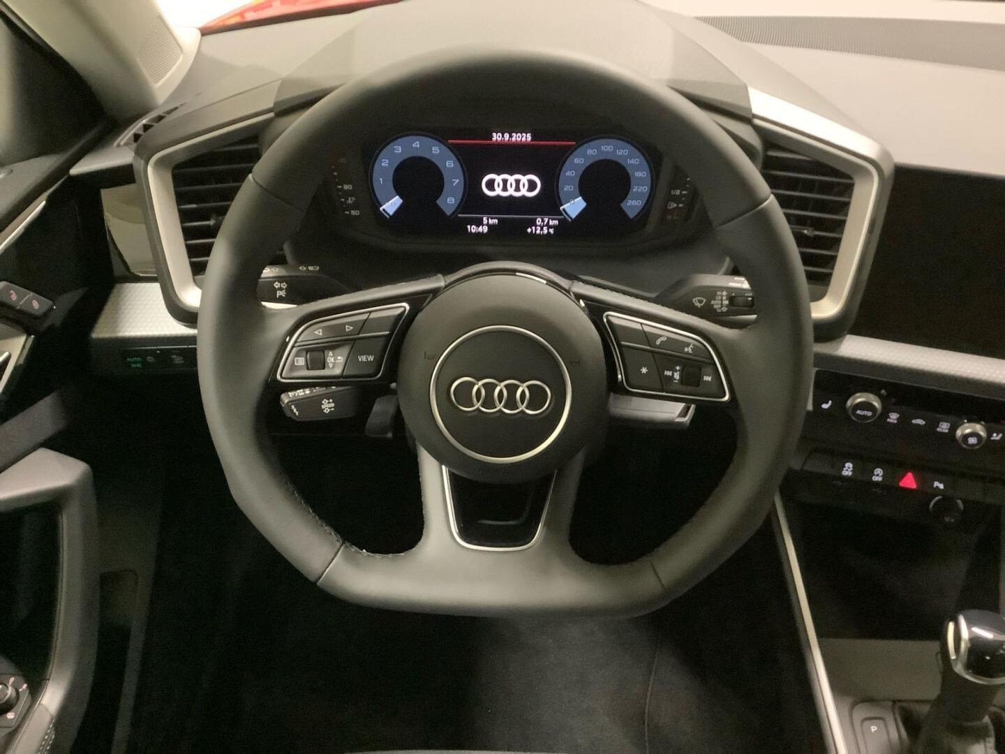 Bild über Audi A1 Sportback S line 30 TFSI S tronic - für weitere Informationen kontaktieren Sie den Audi Partner
