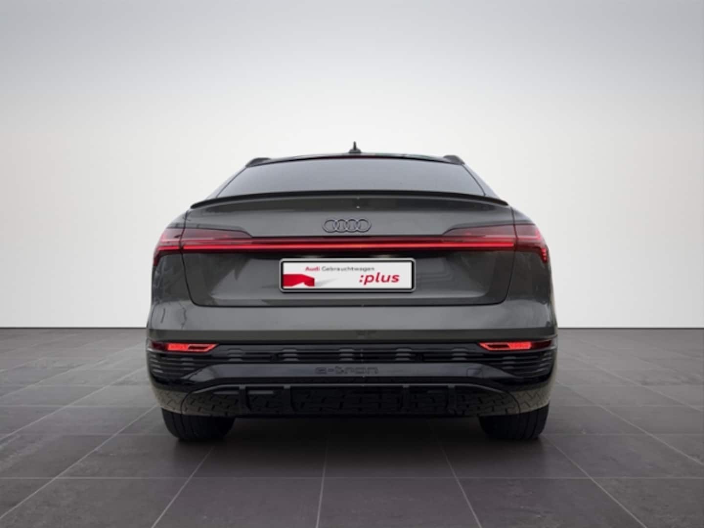 Bild über Audi Q8 Sportback e-tron S line 55 e-tron quattro - für weitere Informationen kontaktieren Sie den Audi Partner
