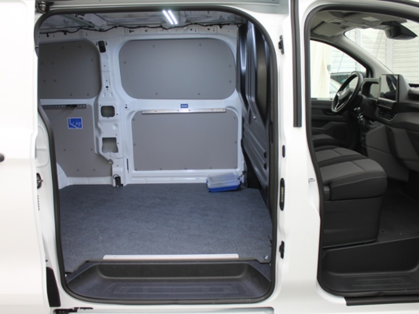 Volkswagen Transporter Kasten langer Radstand – Bild 10