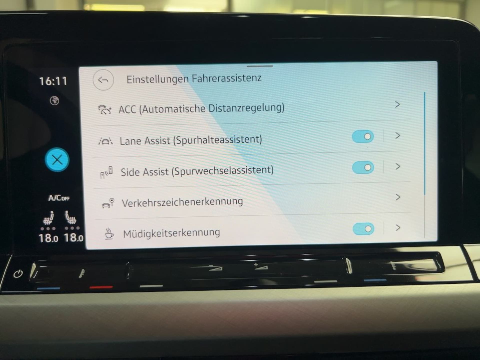 Volkswagen Golf Life