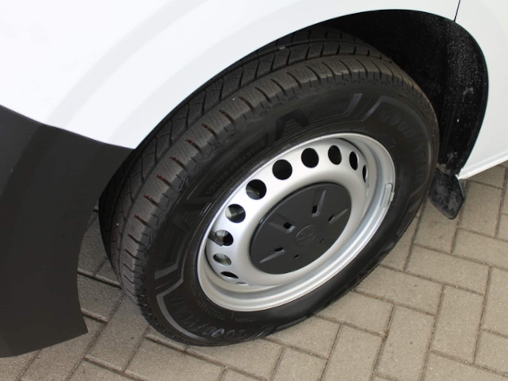Volkswagen Transporter Kasten langer Radstand