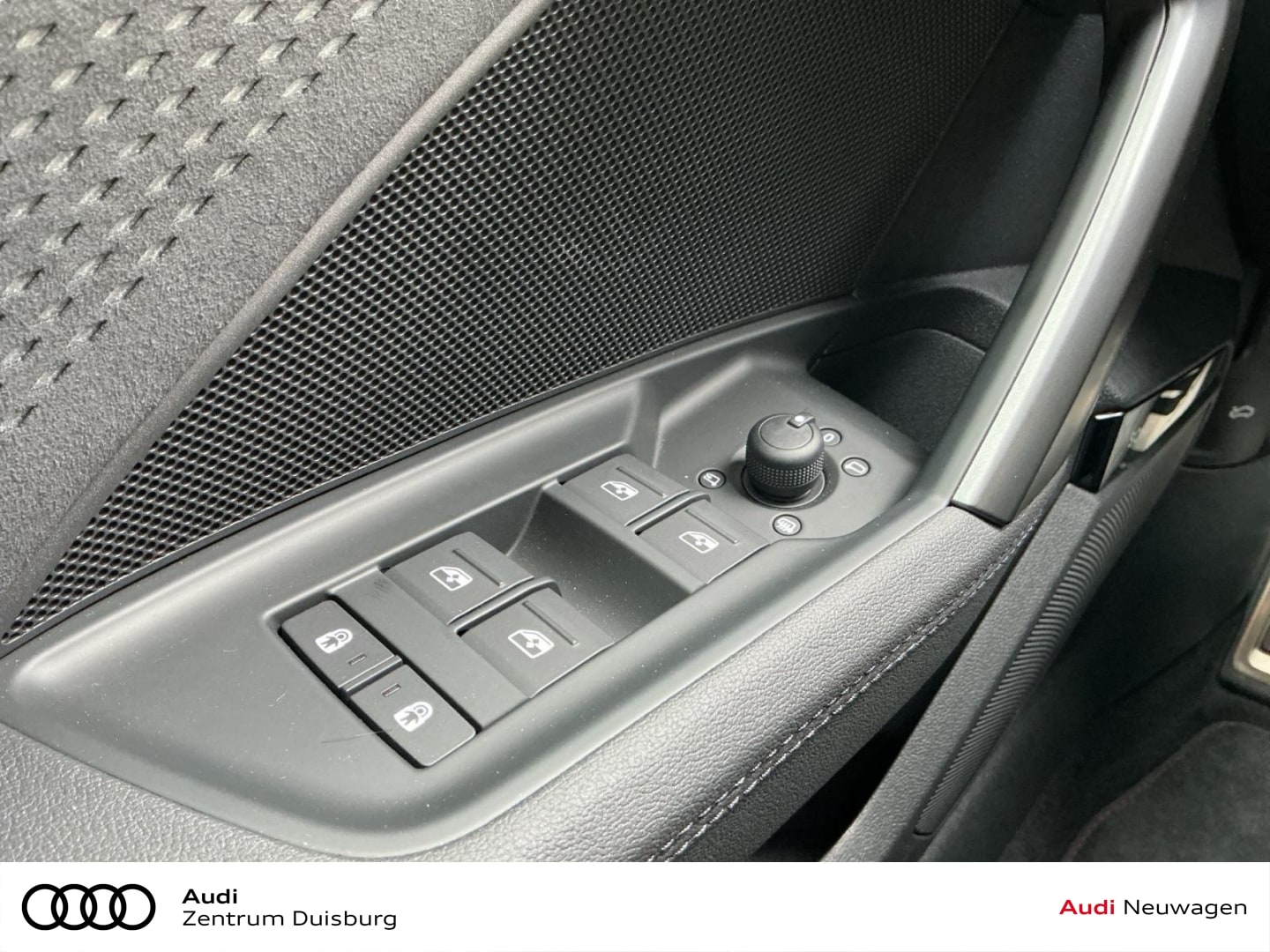 Bild über Audi RS 3 Sportback TFSI quattro 294 kW S tronic - für weitere Informationen kontaktieren Sie den Audi Partner
