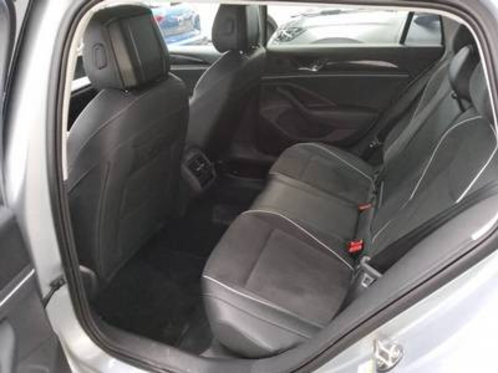 Volkswagen Passat – Bild 7