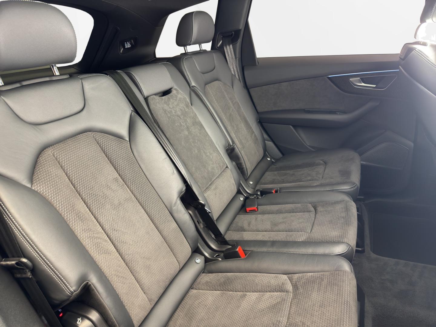 Image about Audi SQ7 TFSI quattro tiptronic