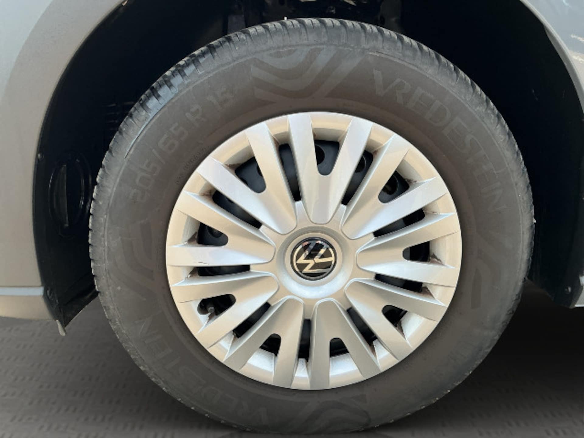 Volkswagen Caddy Kombi Basis-Modell