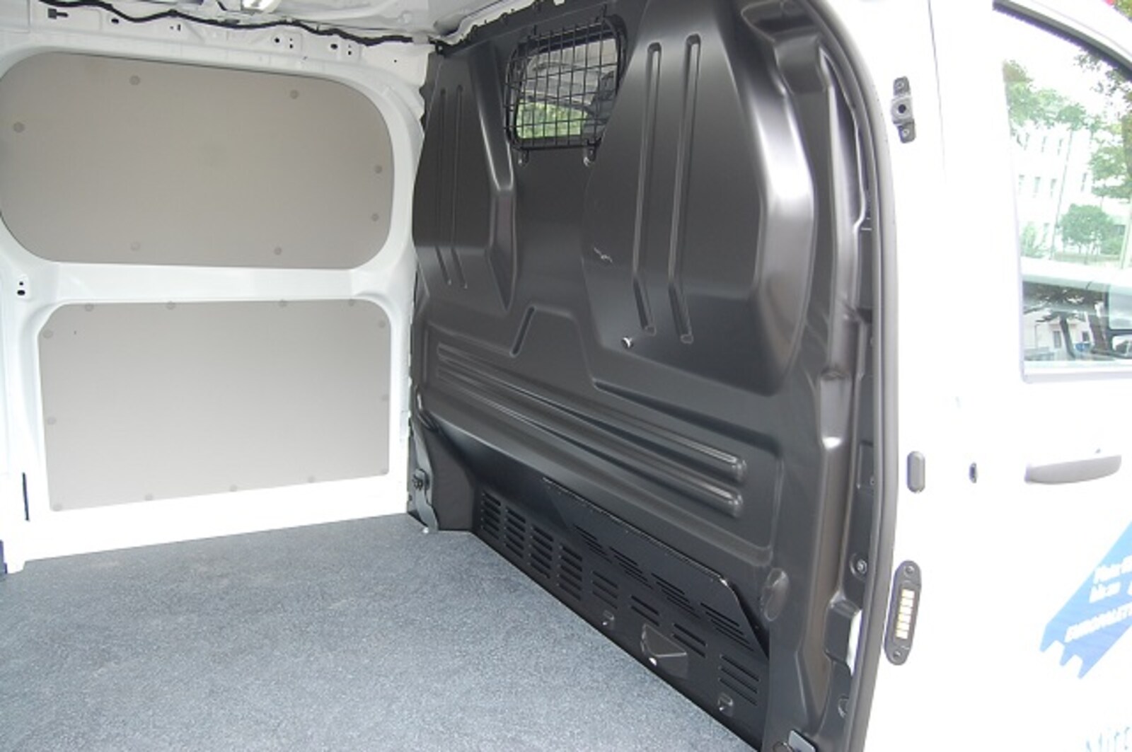 Volkswagen Transporter Kasten kurzer Radstand – Bild 11