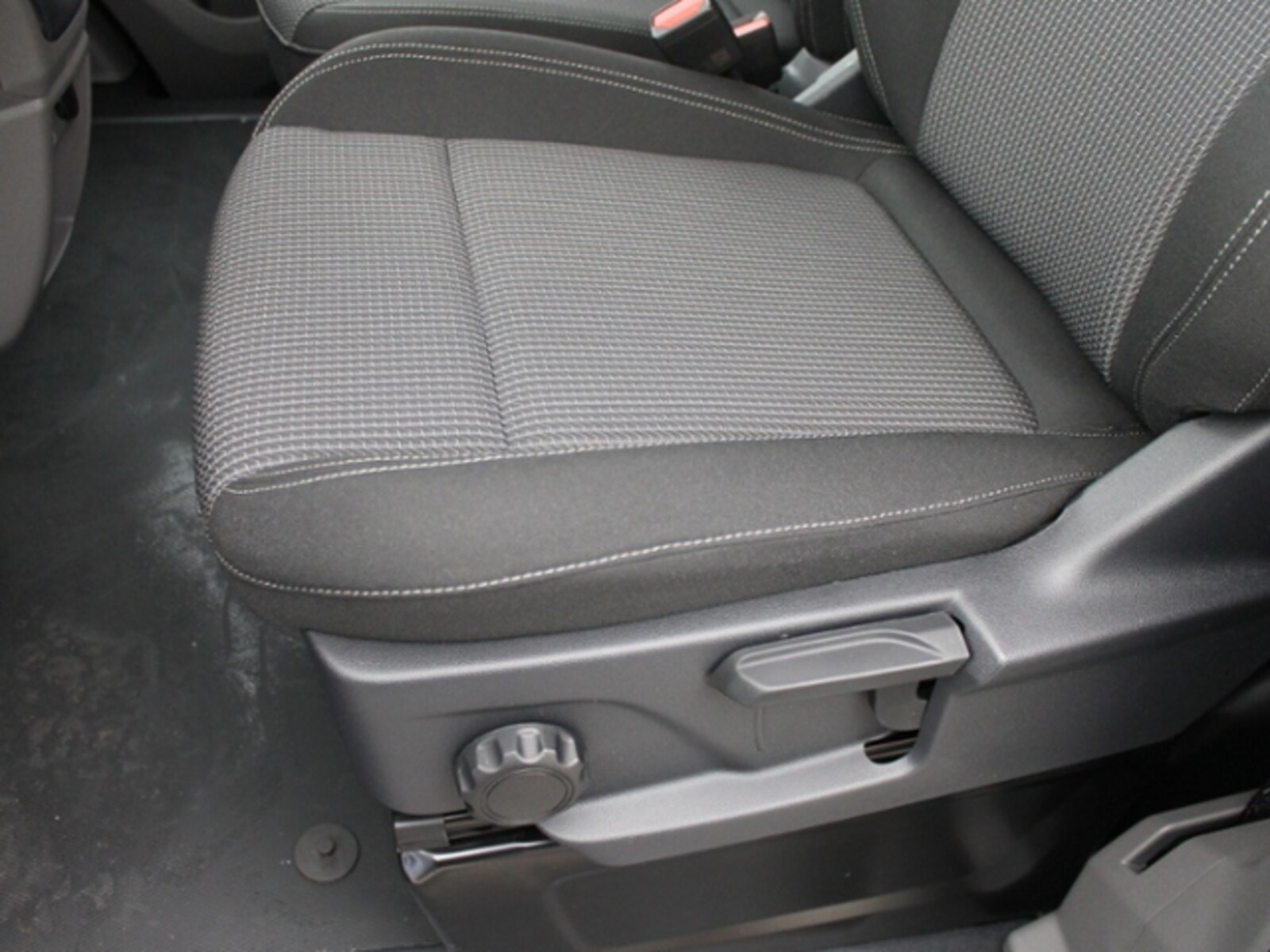 Volkswagen Transporter Kasten langer Radstand – Bild 7