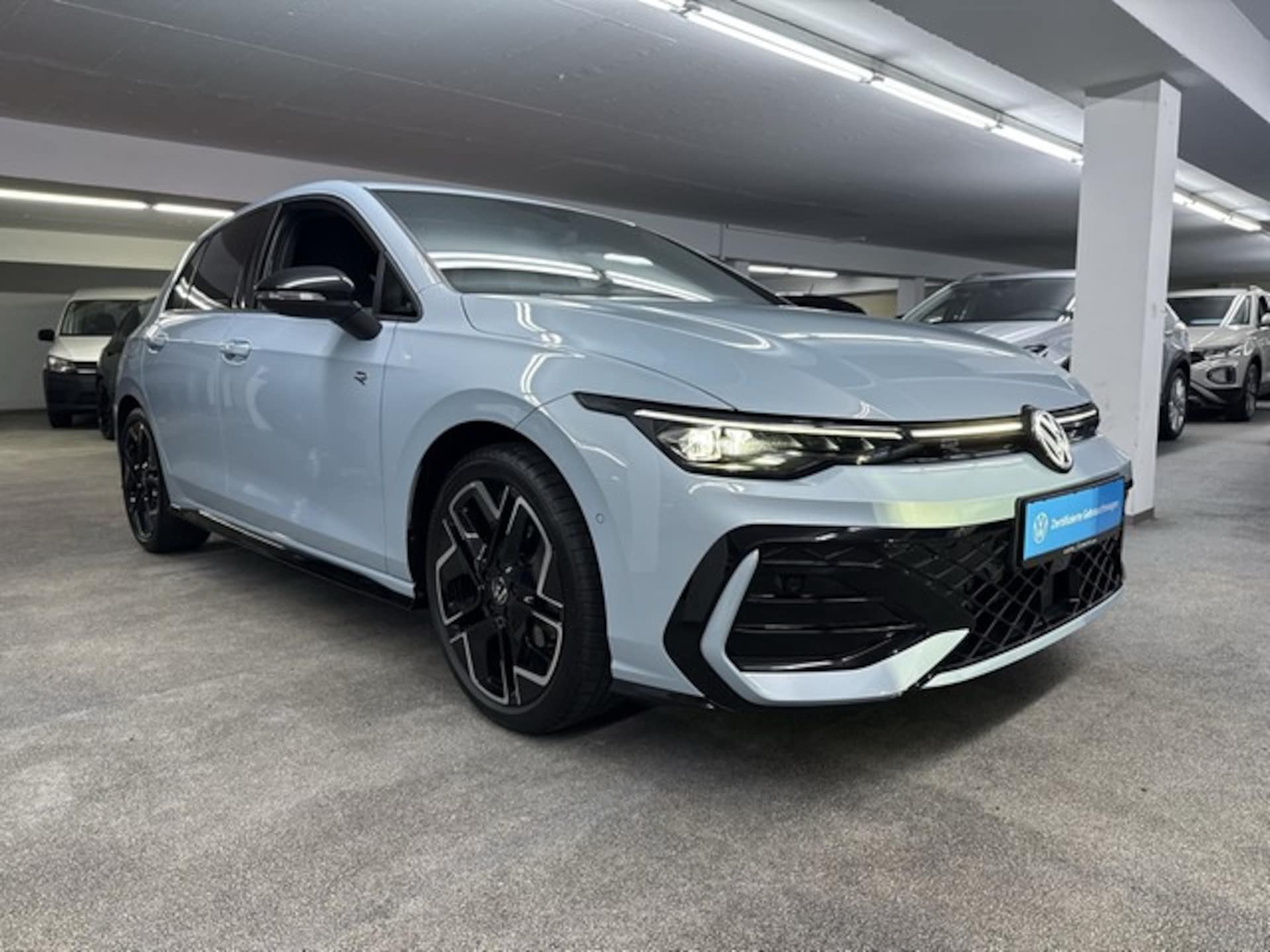 Volkswagen Golf R-Line