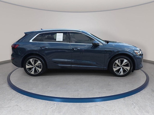 2024 Audi Q8 e-tron