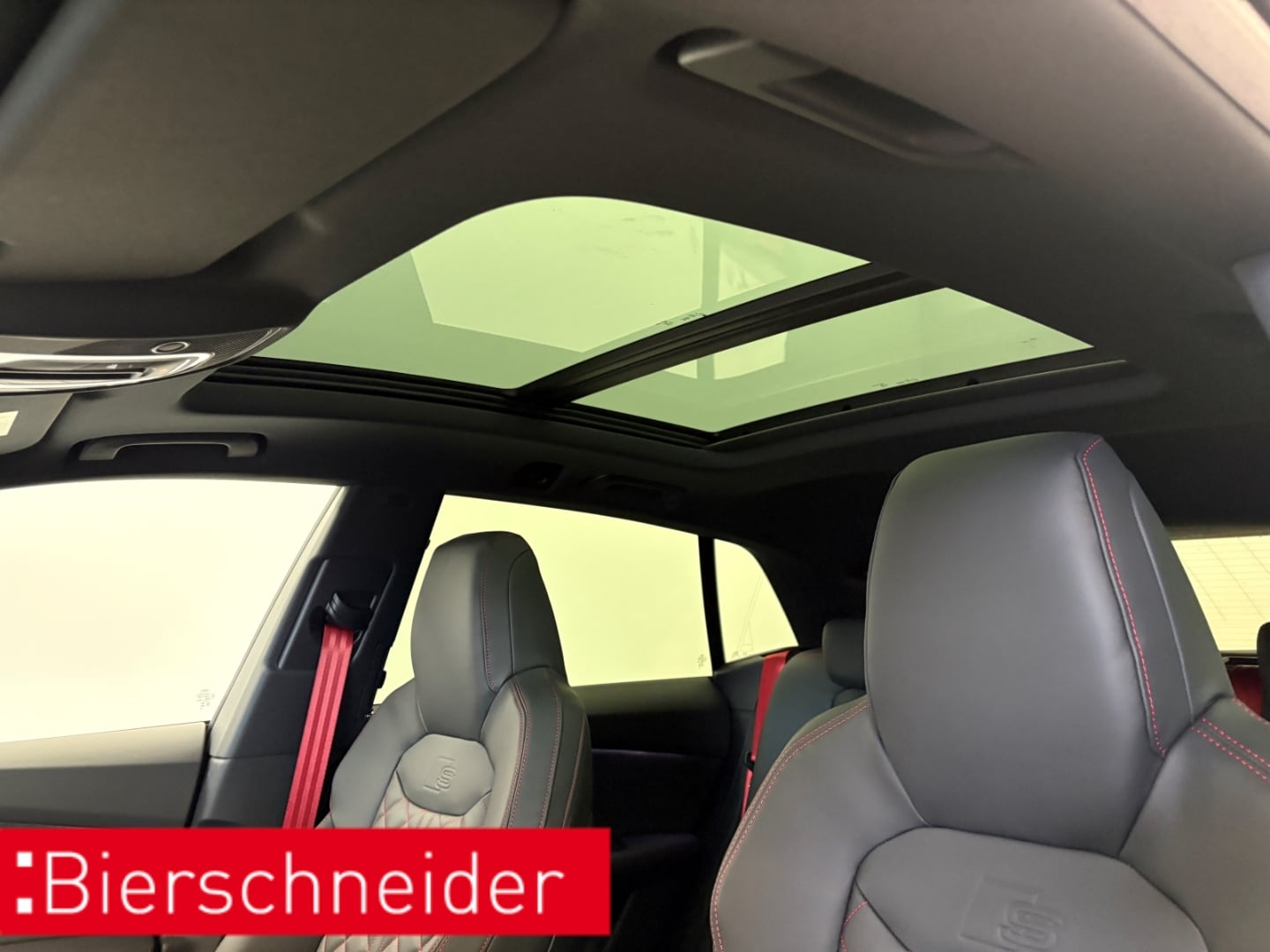 Bild über Audi Q8 SUV TFSI e S line business TFSI e quattro 360 kW tiptronic - für weitere Informationen kontaktieren Sie den Audi Partner