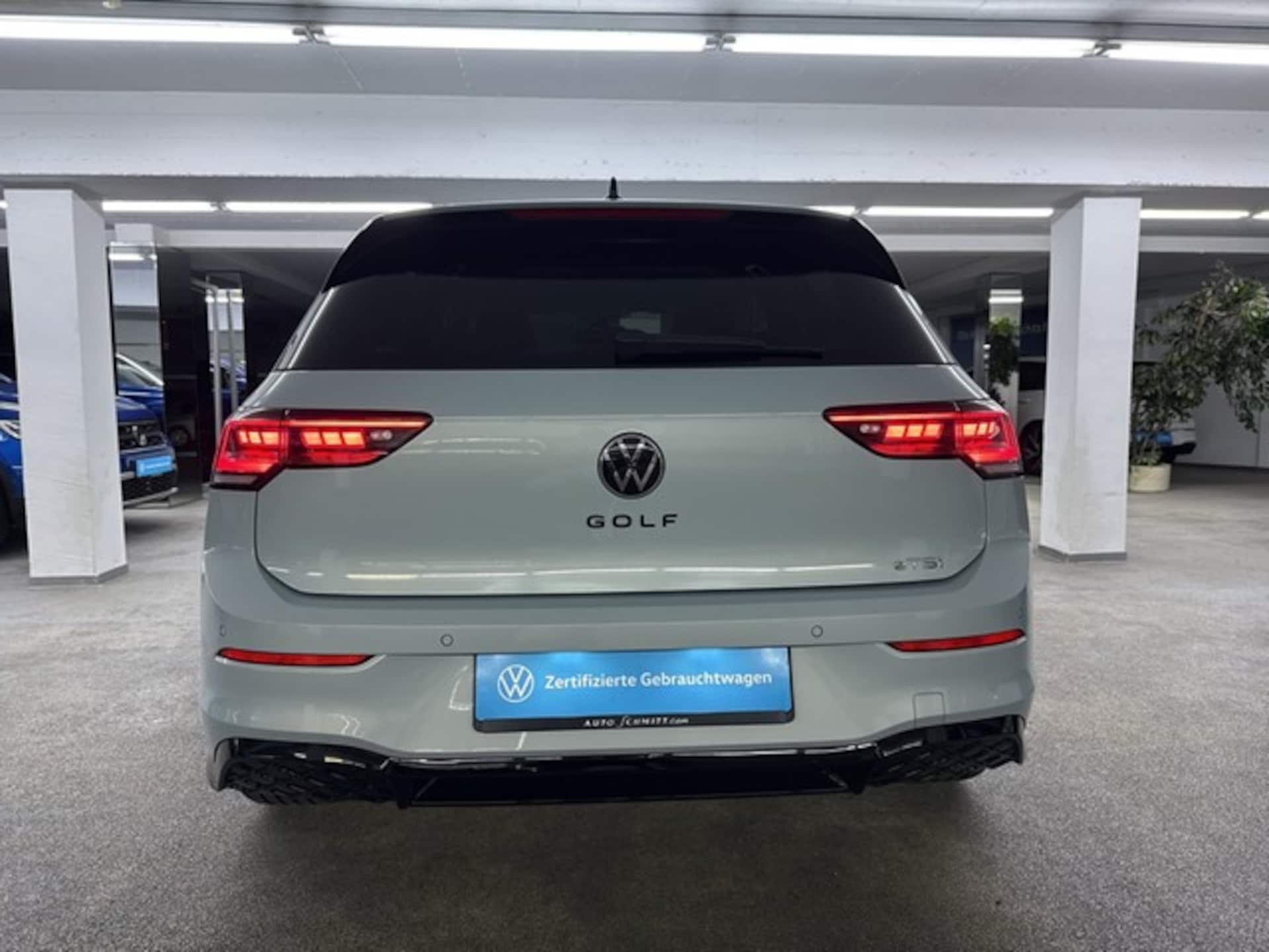 Volkswagen Golf R-Line