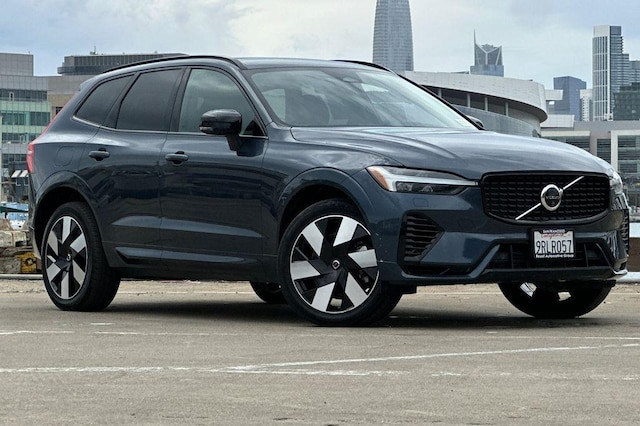 2025 Volvo XC60 Plug-In Hybrid
