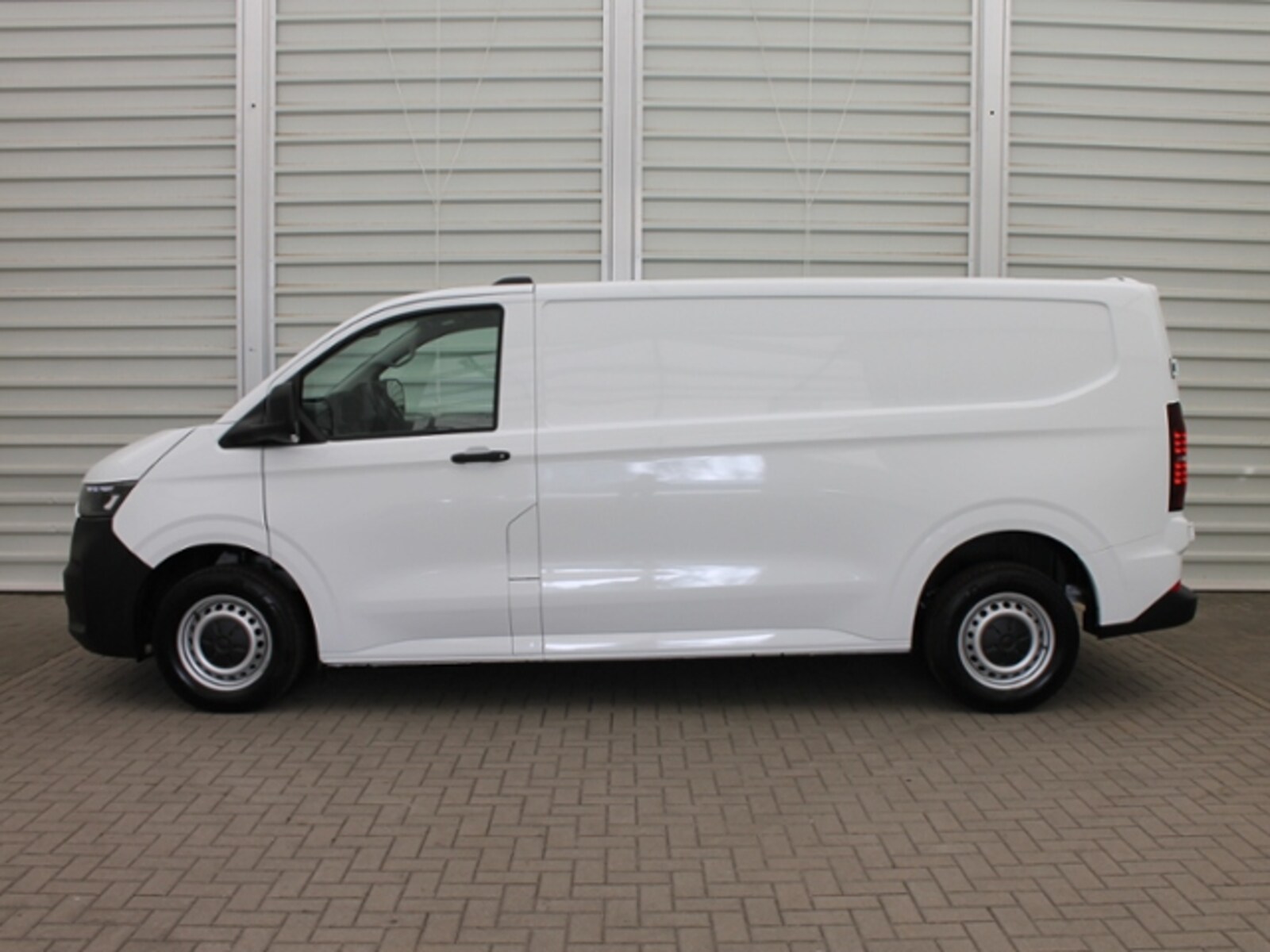 Volkswagen Transporter Kasten langer Radstand – Bild 3