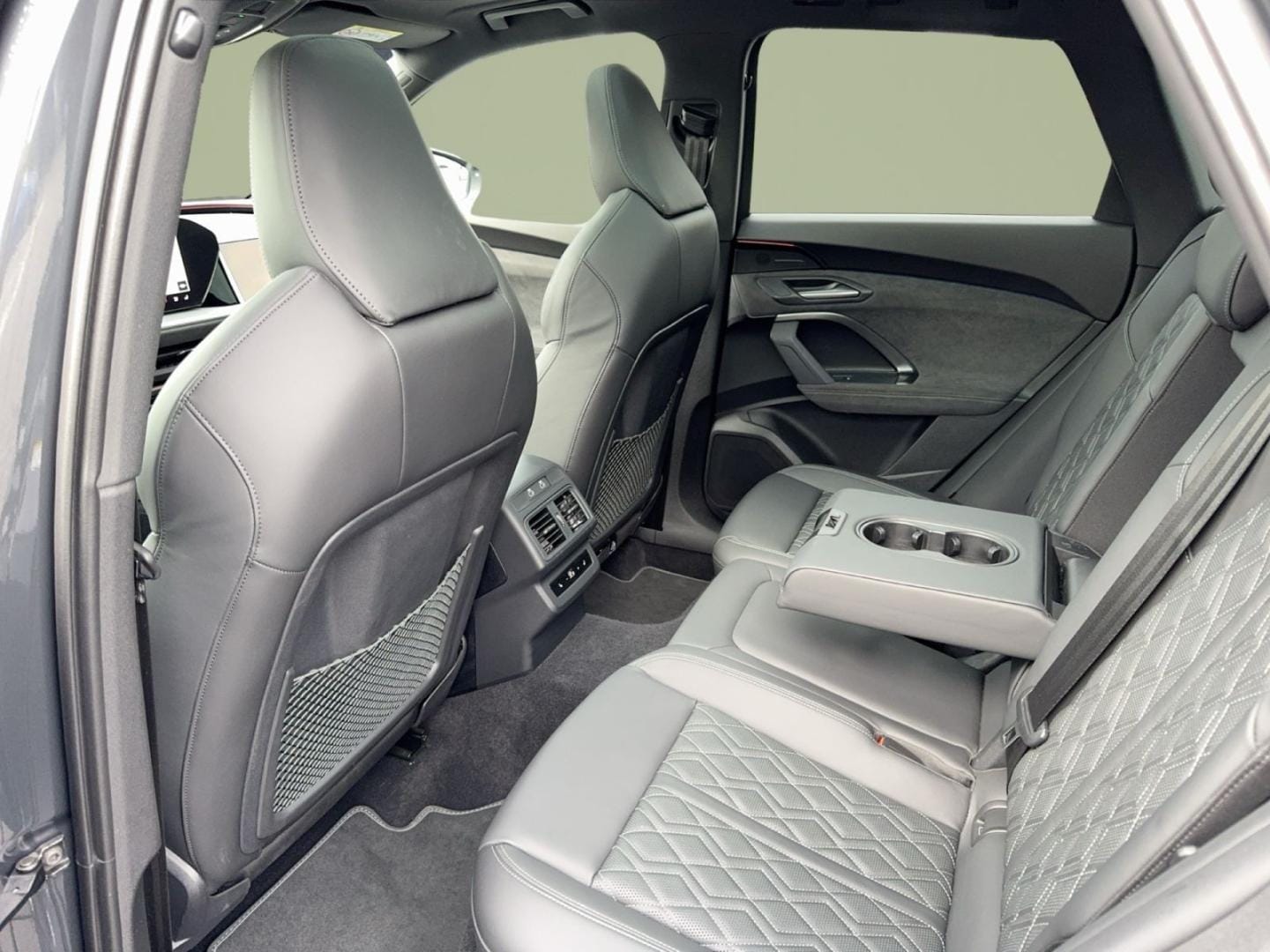 Bild über Audi SQ5 SUV TFSI 270 kW S tronic - für weitere Informationen kontaktieren Sie den Audi Partner
