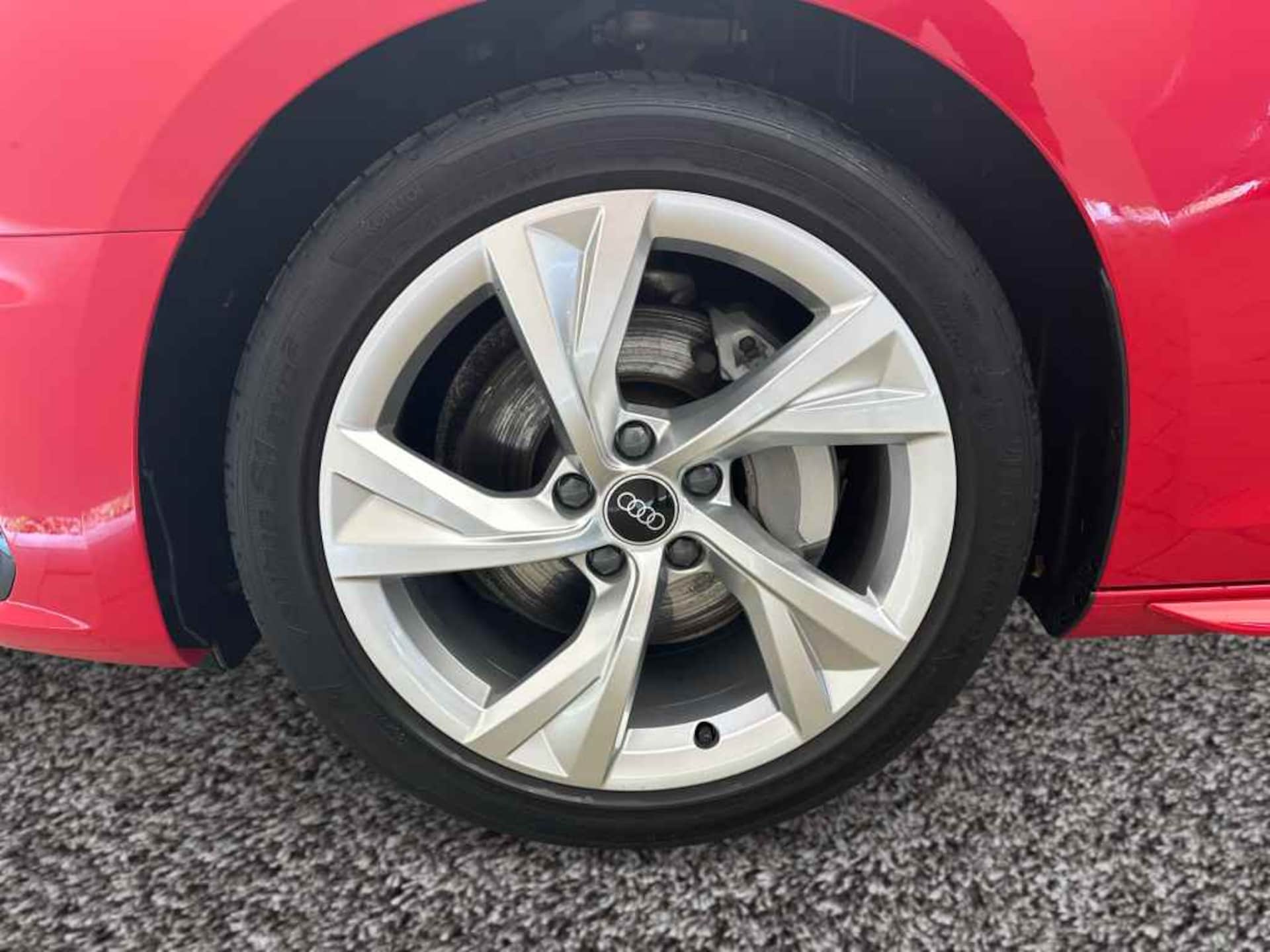 Audi A4 Avant S line