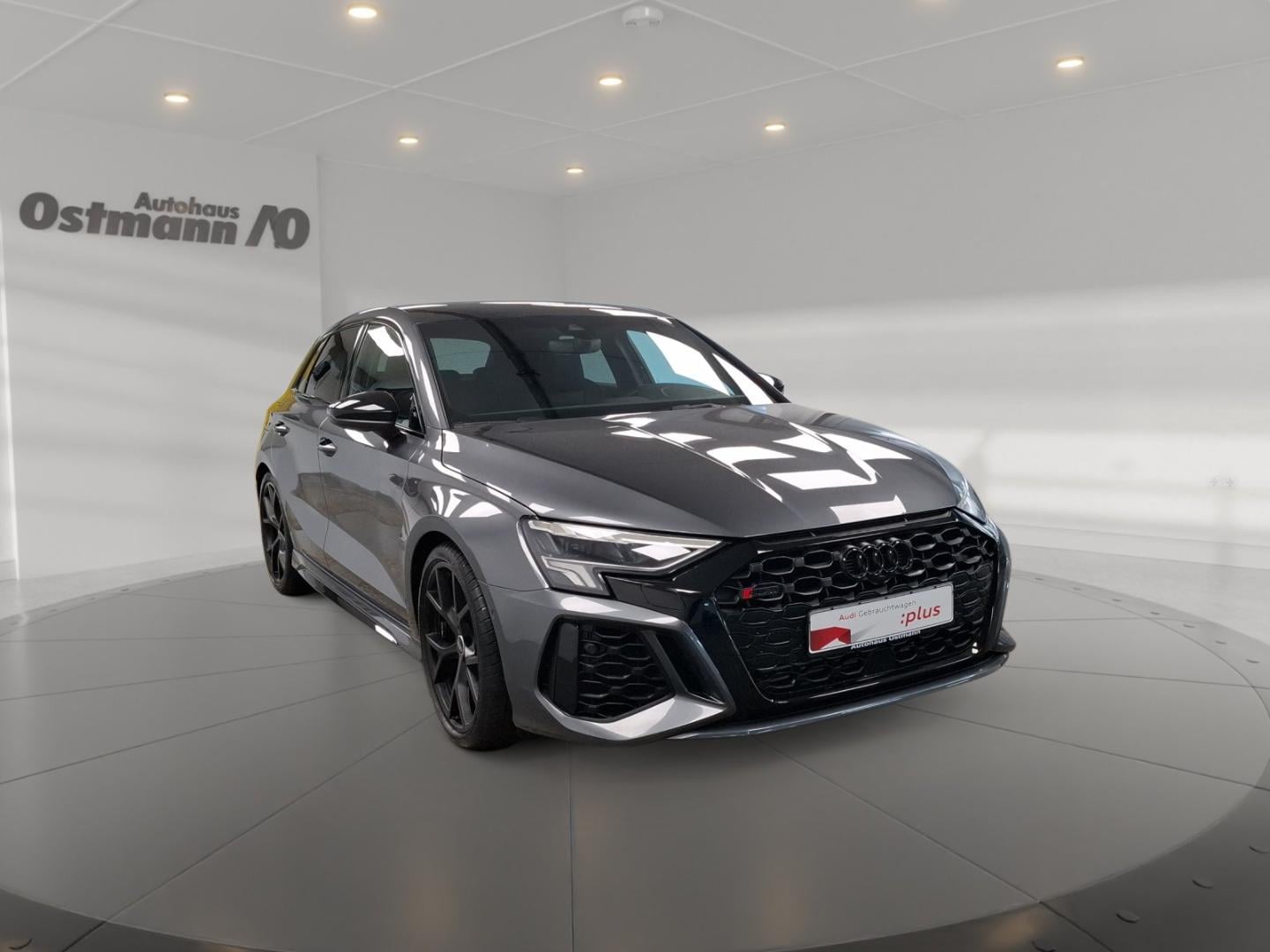 Bild über Audi RS 3 Sportback TFSI quattro S tronic - für weitere Informationen kontaktieren Sie den Audi Partner