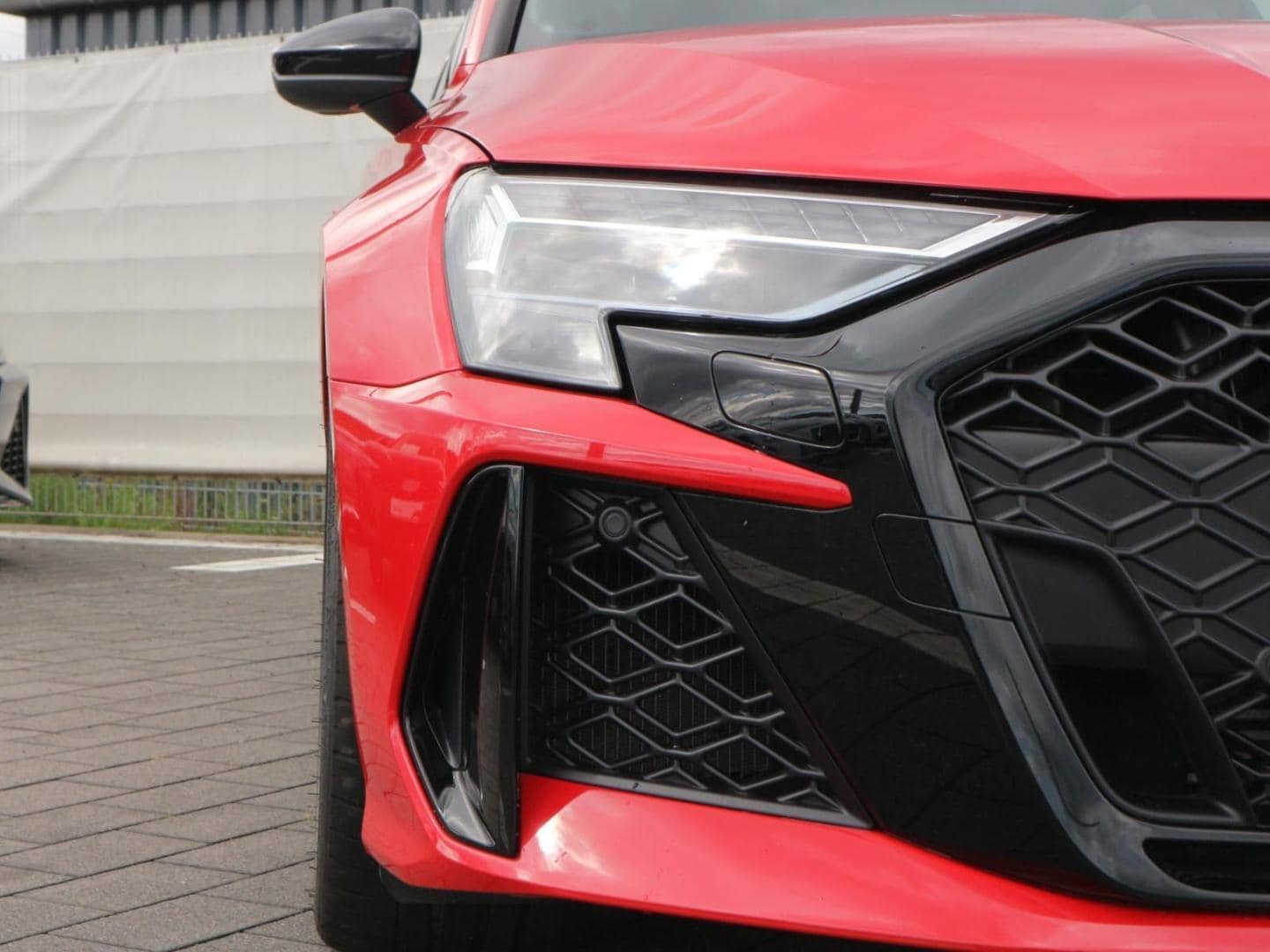 Bild über Audi RS 3 Sportback TFSI quattro 294 kW S tronic - für weitere Informationen kontaktieren Sie den Audi Partner
