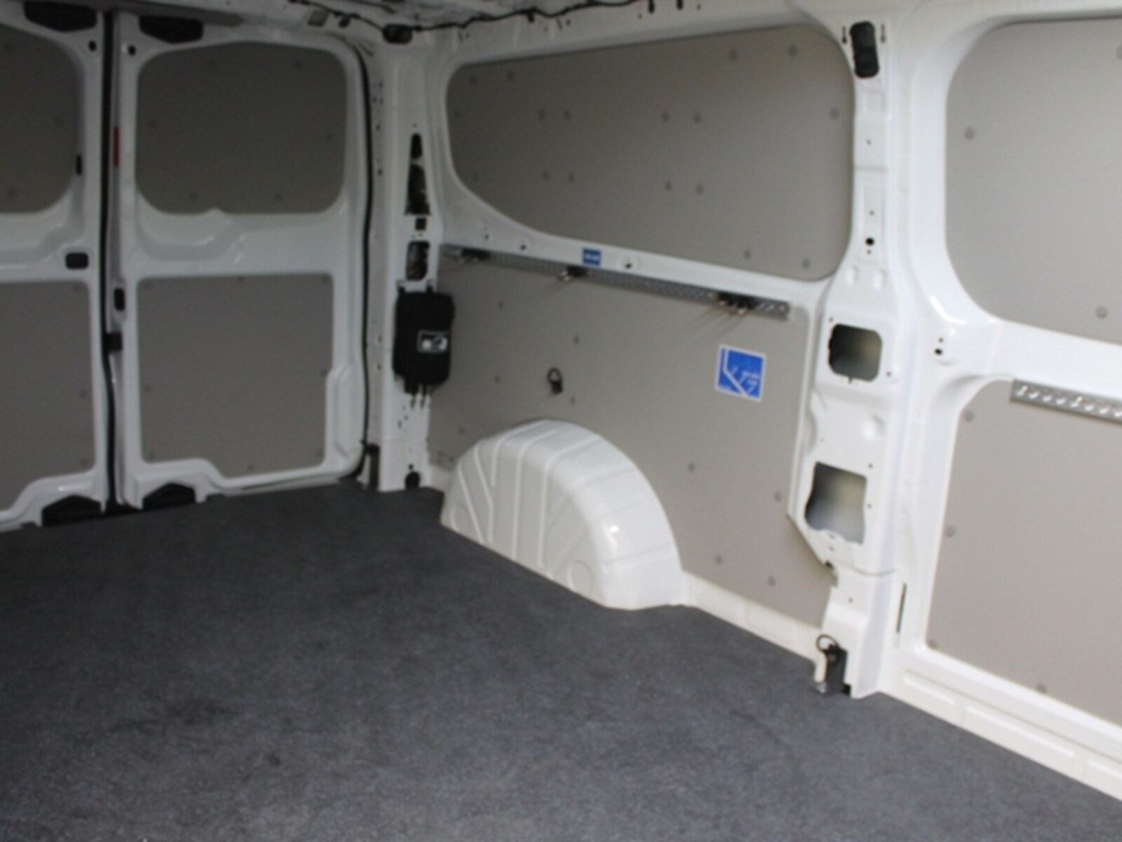 Volkswagen Transporter Kasten langer Radstand – Bild 11