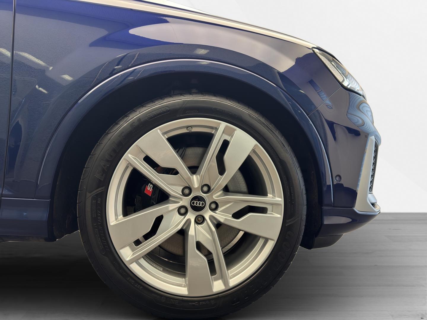 Image about Audi SQ7 TFSI quattro tiptronic