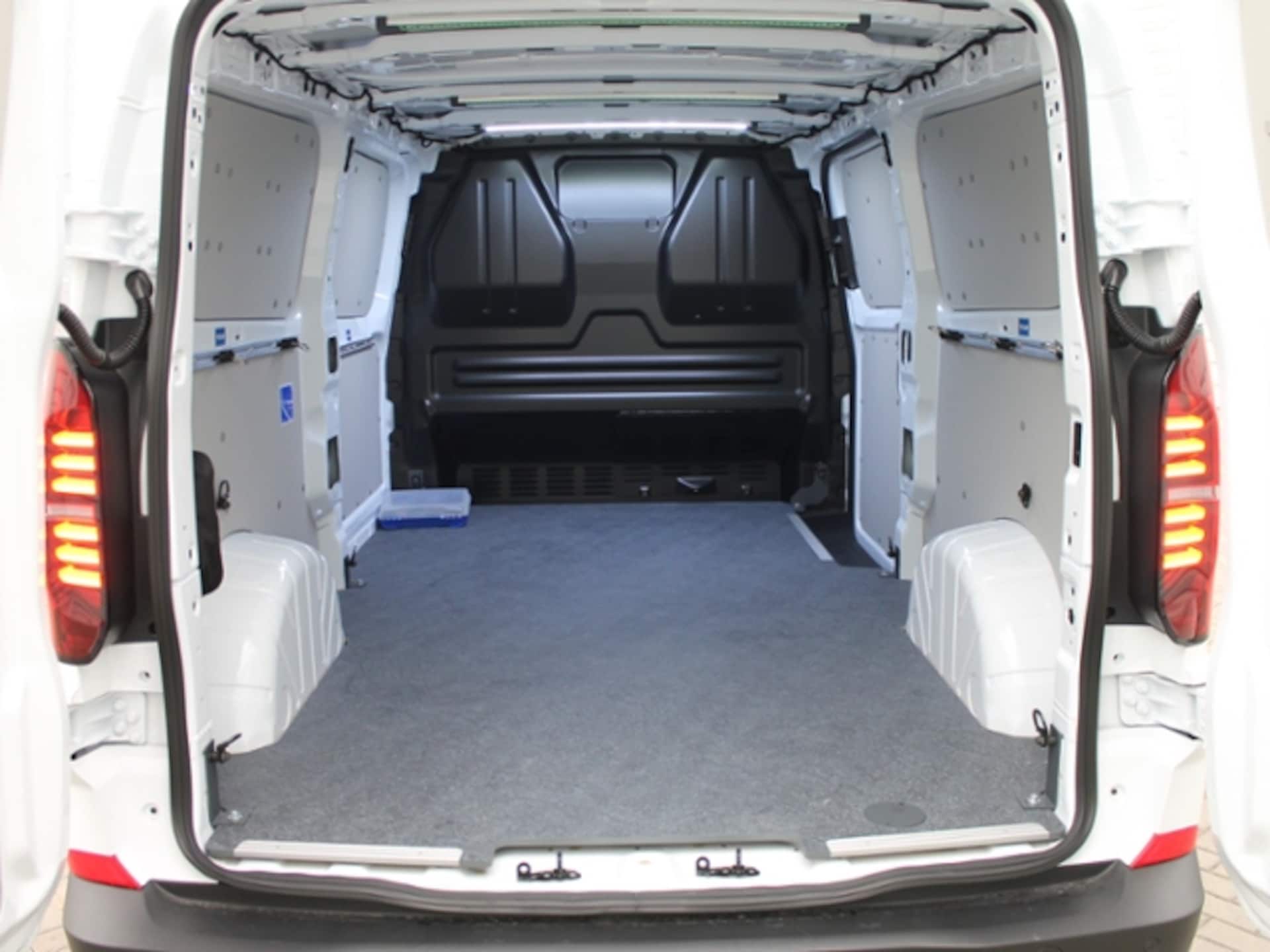 Volkswagen Transporter Kasten langer Radstand