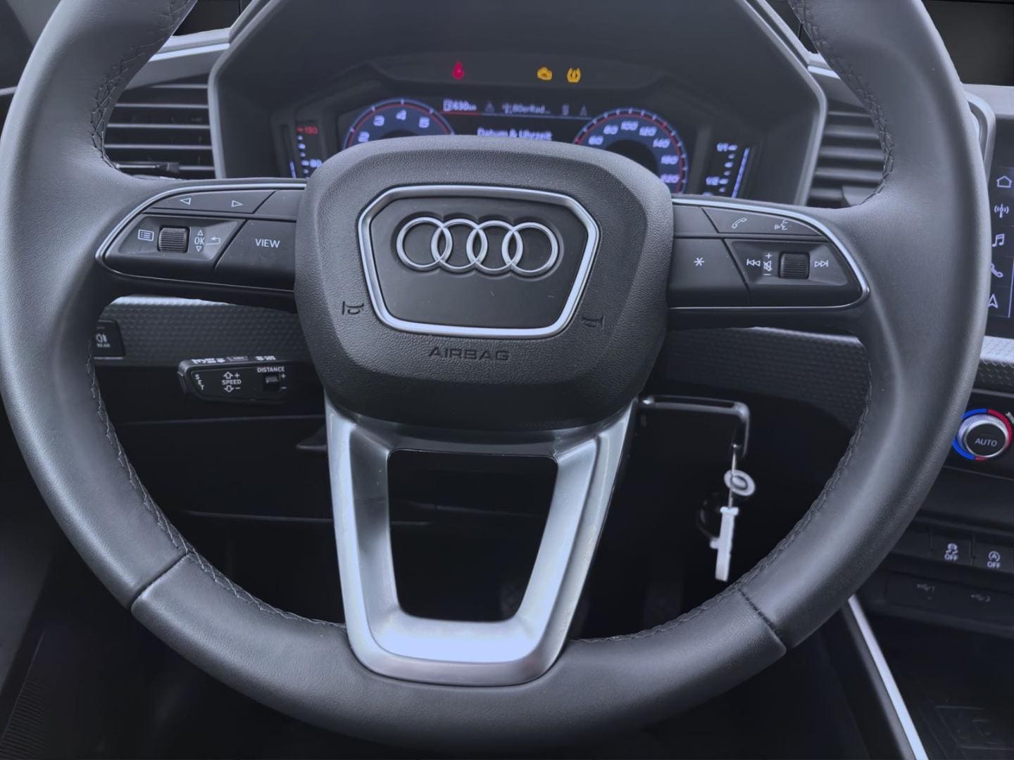 Bild über Audi A1 Sportback advanced 30 TFSI S tronic - für weitere Informationen kontaktieren Sie den Audi Partner
