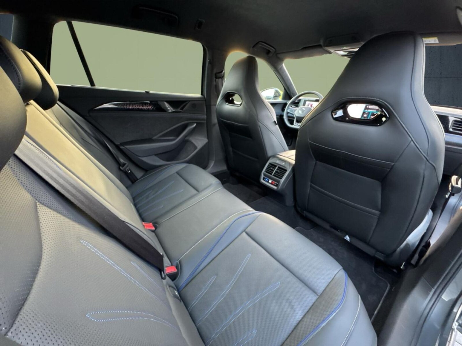 Volkswagen Passat – Bild 19